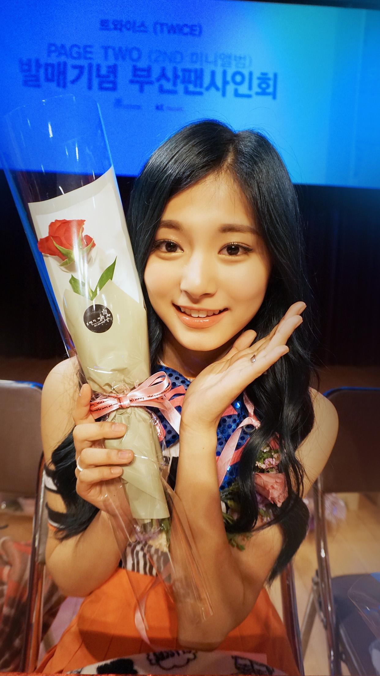 Twice Kpop Girl Flower Tzuyu Fan Android wallpaper