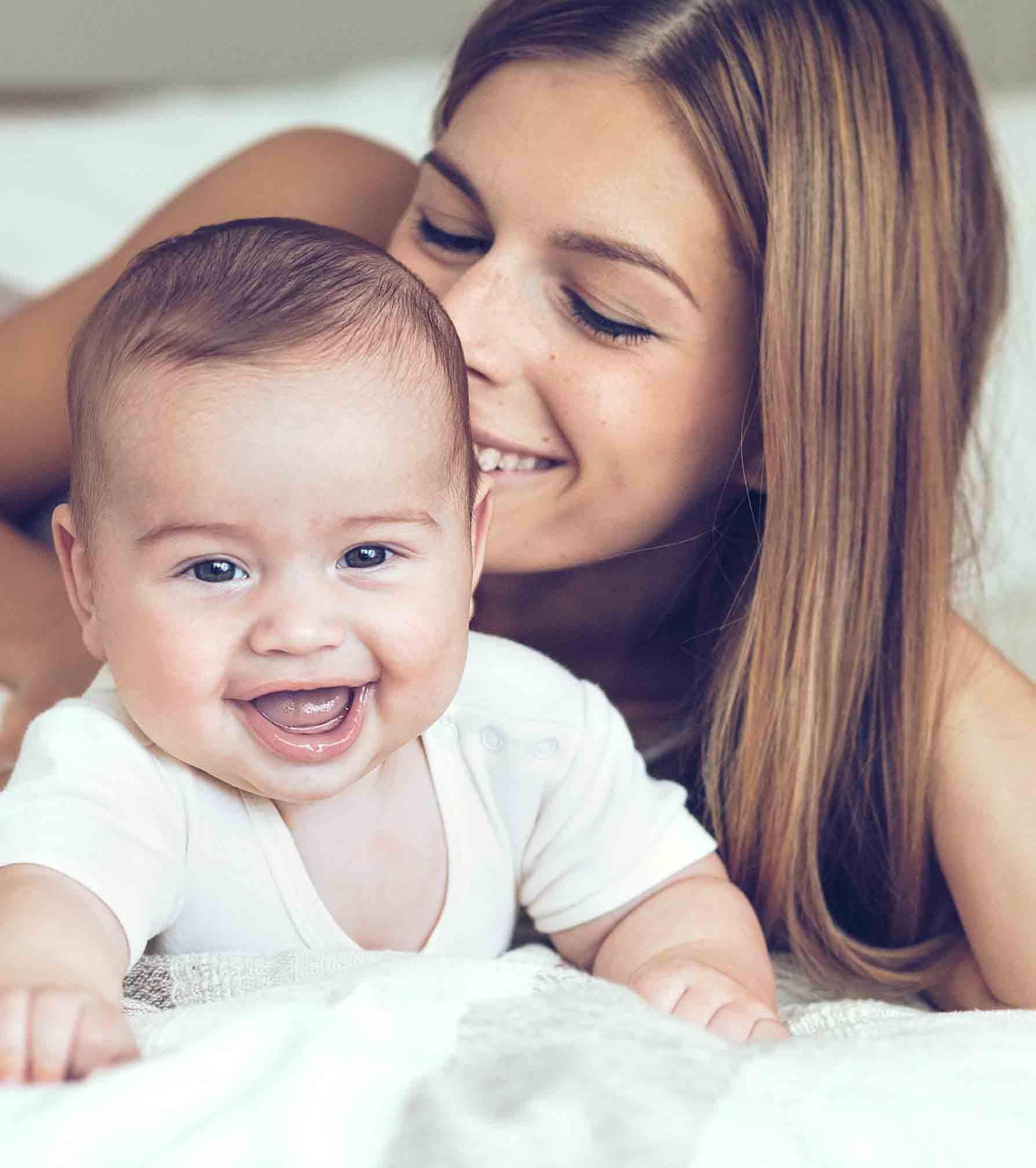 Mom And Baby Wallpaper HD for Android