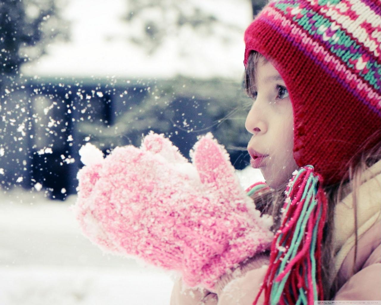 Girl Playing With Snow ❤ 4K HD Desktop Wallpaper for 4K