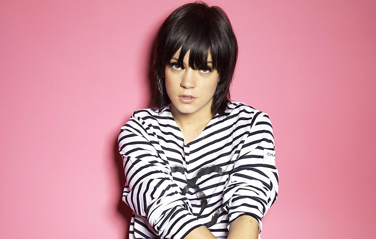 Desktop Wallpaper Lily Allen Brunette girl Hair Music female