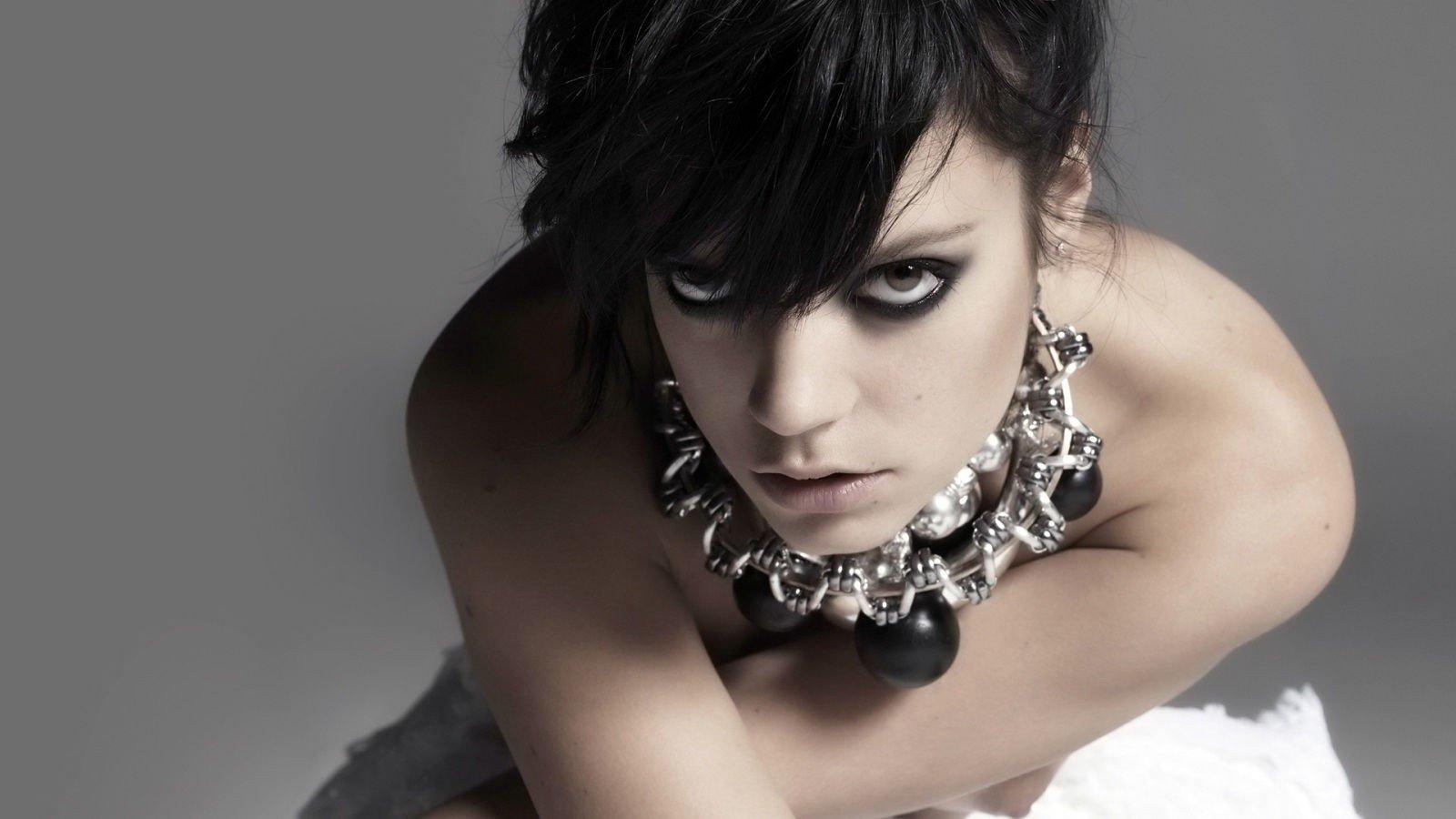 Lily Allen HD Wallpaper / Desktop and Mobile Image & Photo