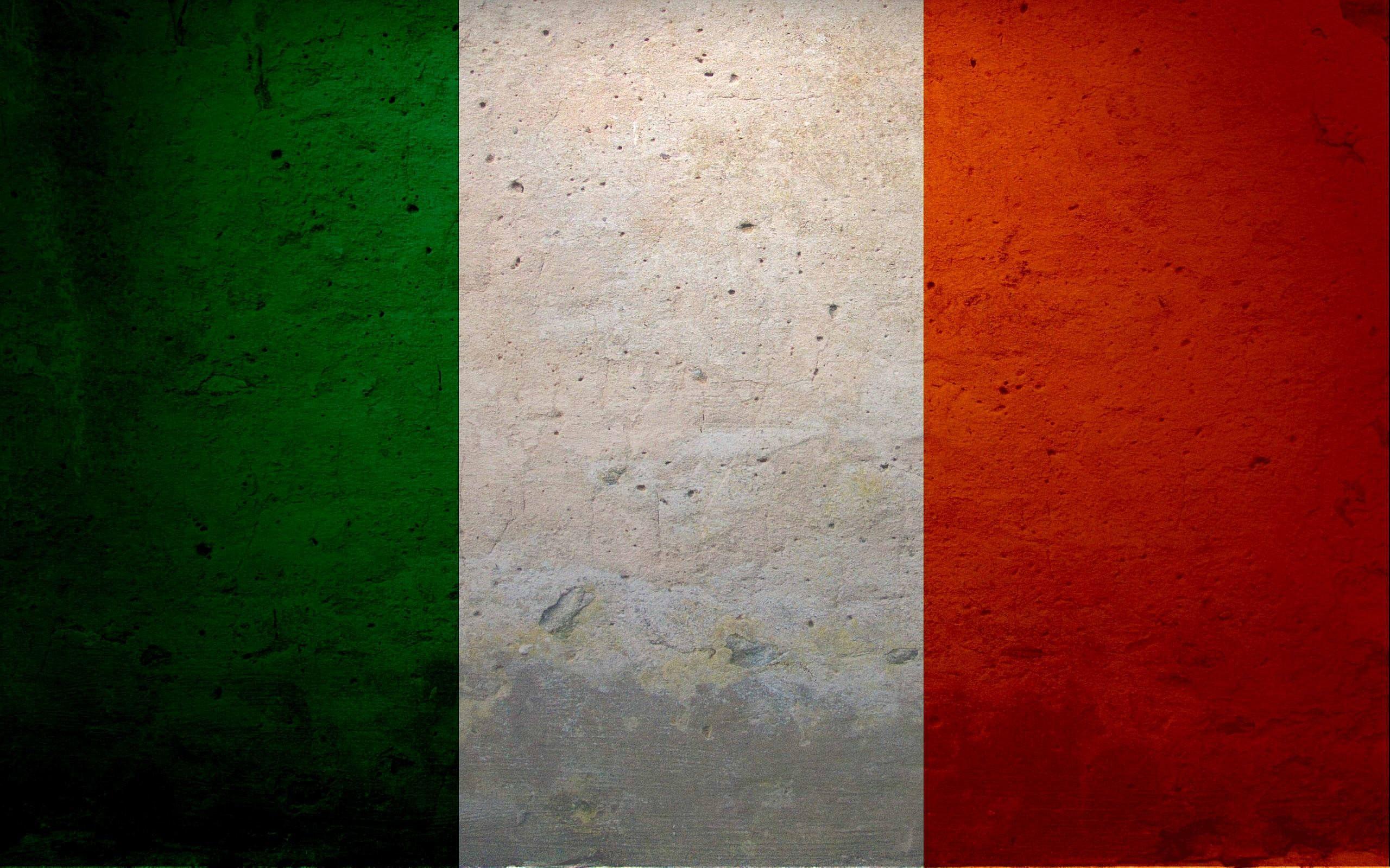 Italian Flag iPhone Wallpaper