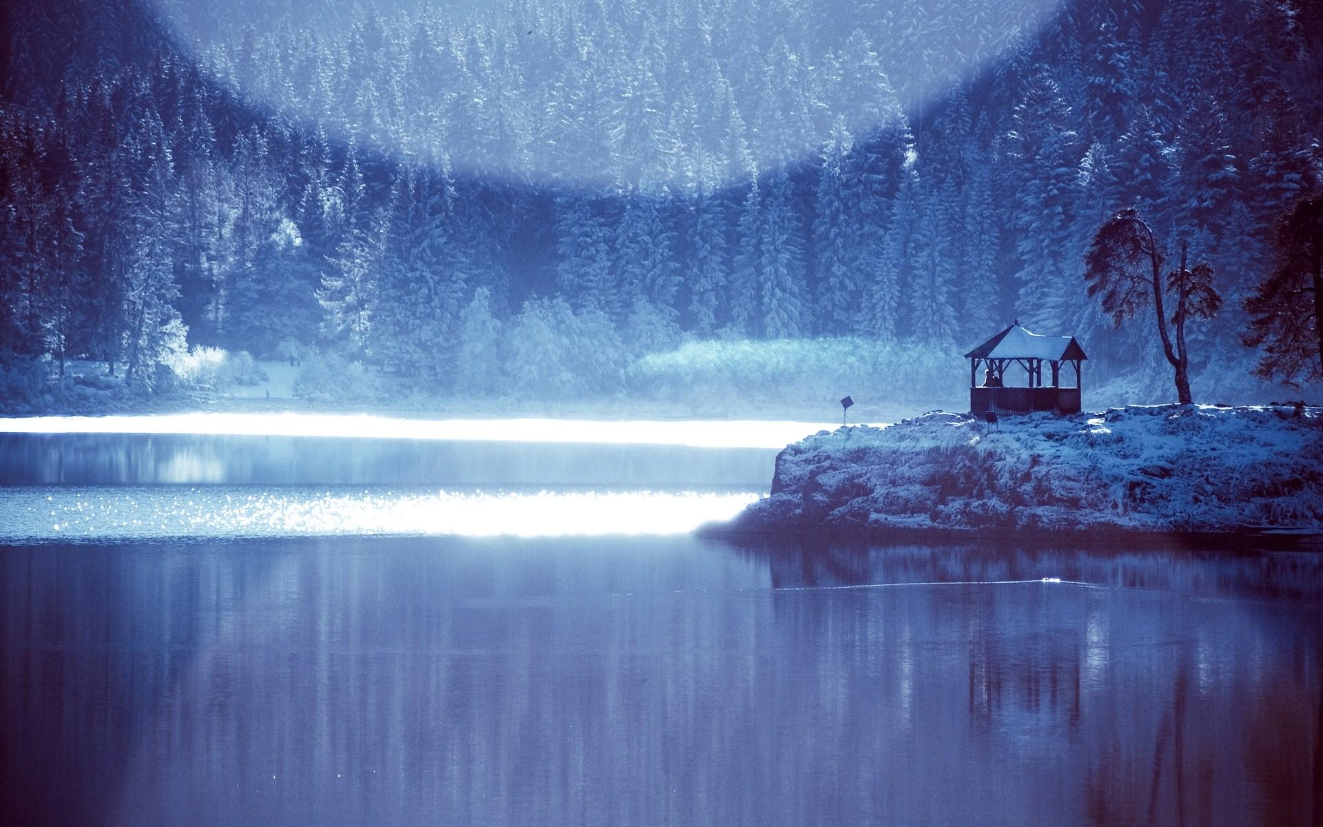 Winter Pond Light - [1920 x 1200]