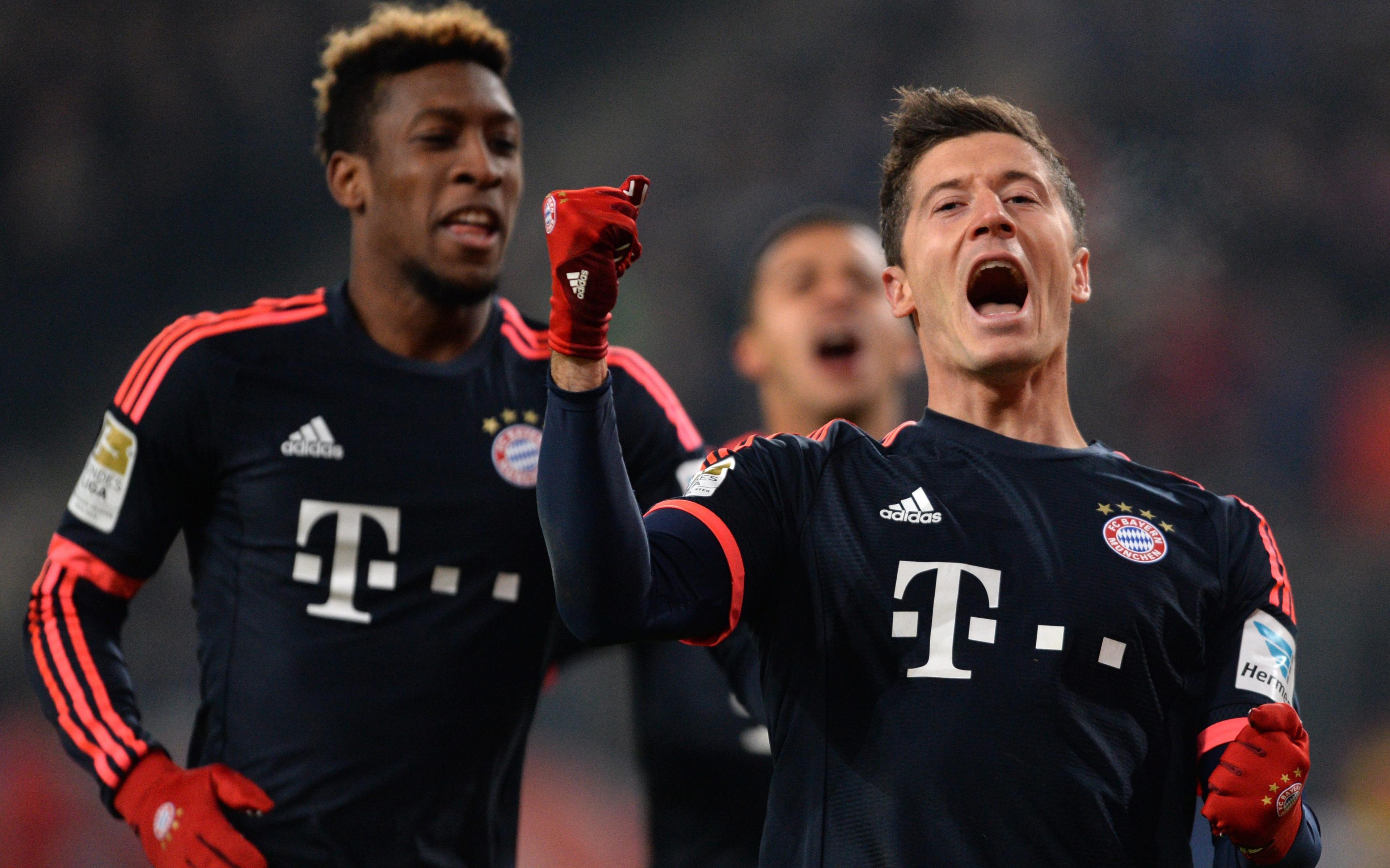 Download wallpaper Robert Lewandowski, Kingsley Coman