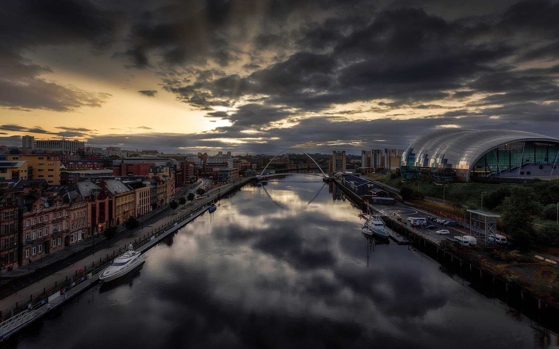 Wallpaper Newcastle, England, city, river, dusk, clouds