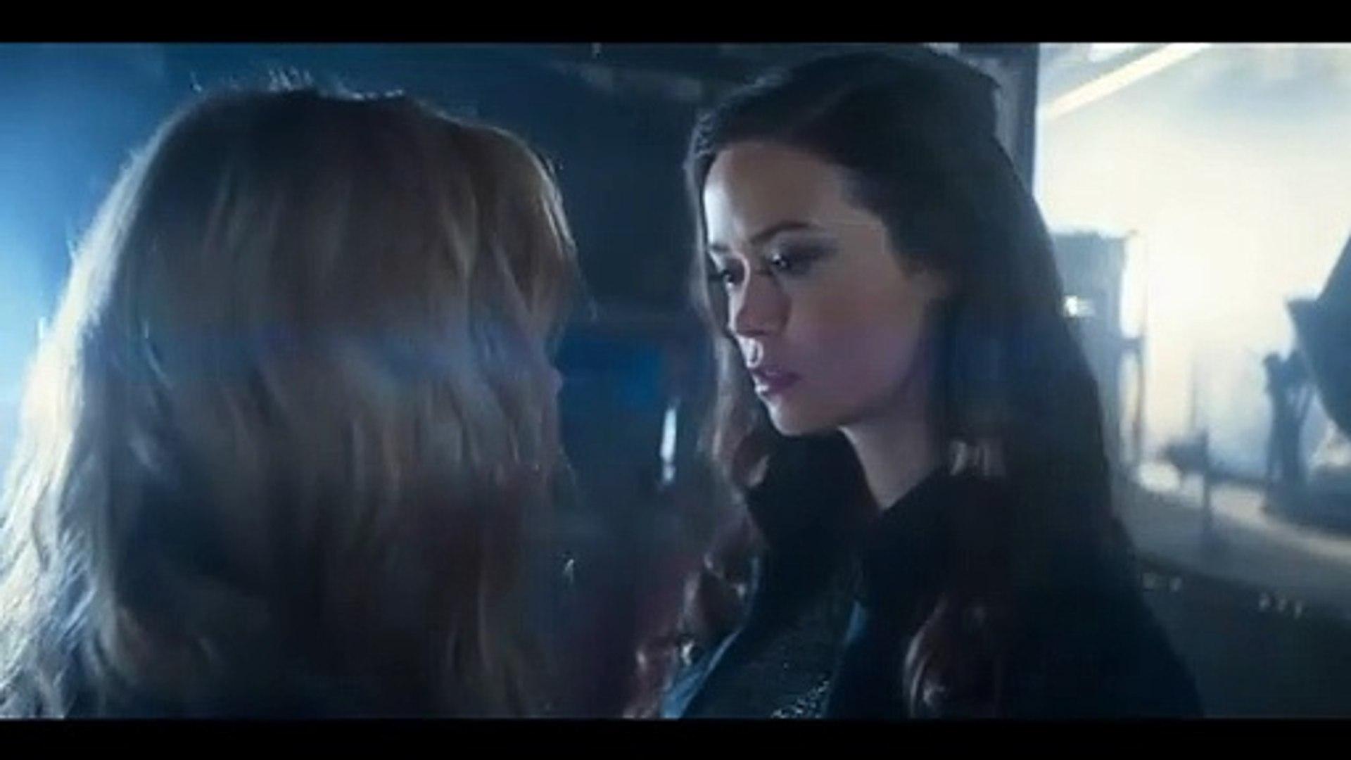 Summer Glau kisses Katheryn Winnick in Wu Assassins