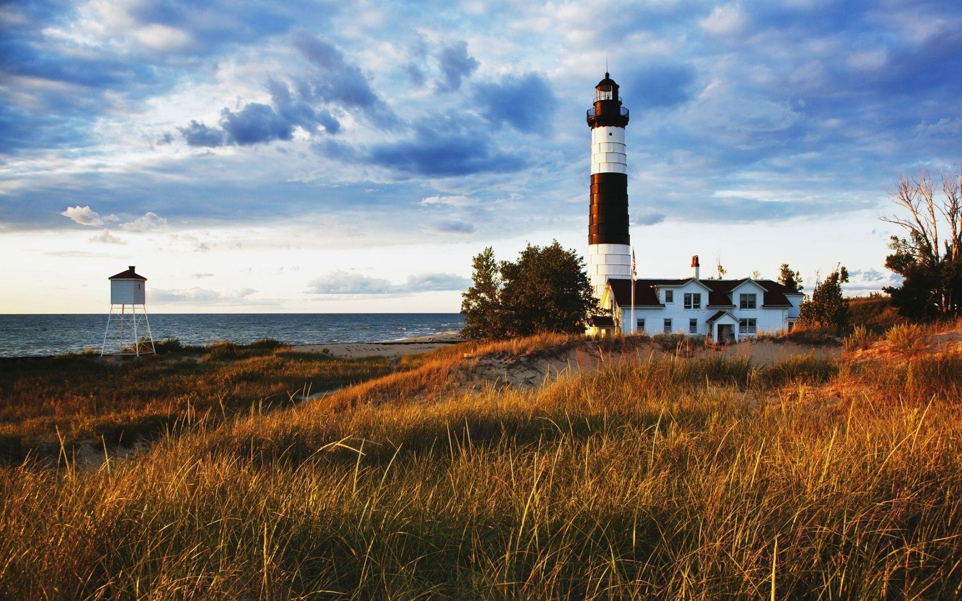 Wonderful Lighthouse On Lake Michigan wallpaper free