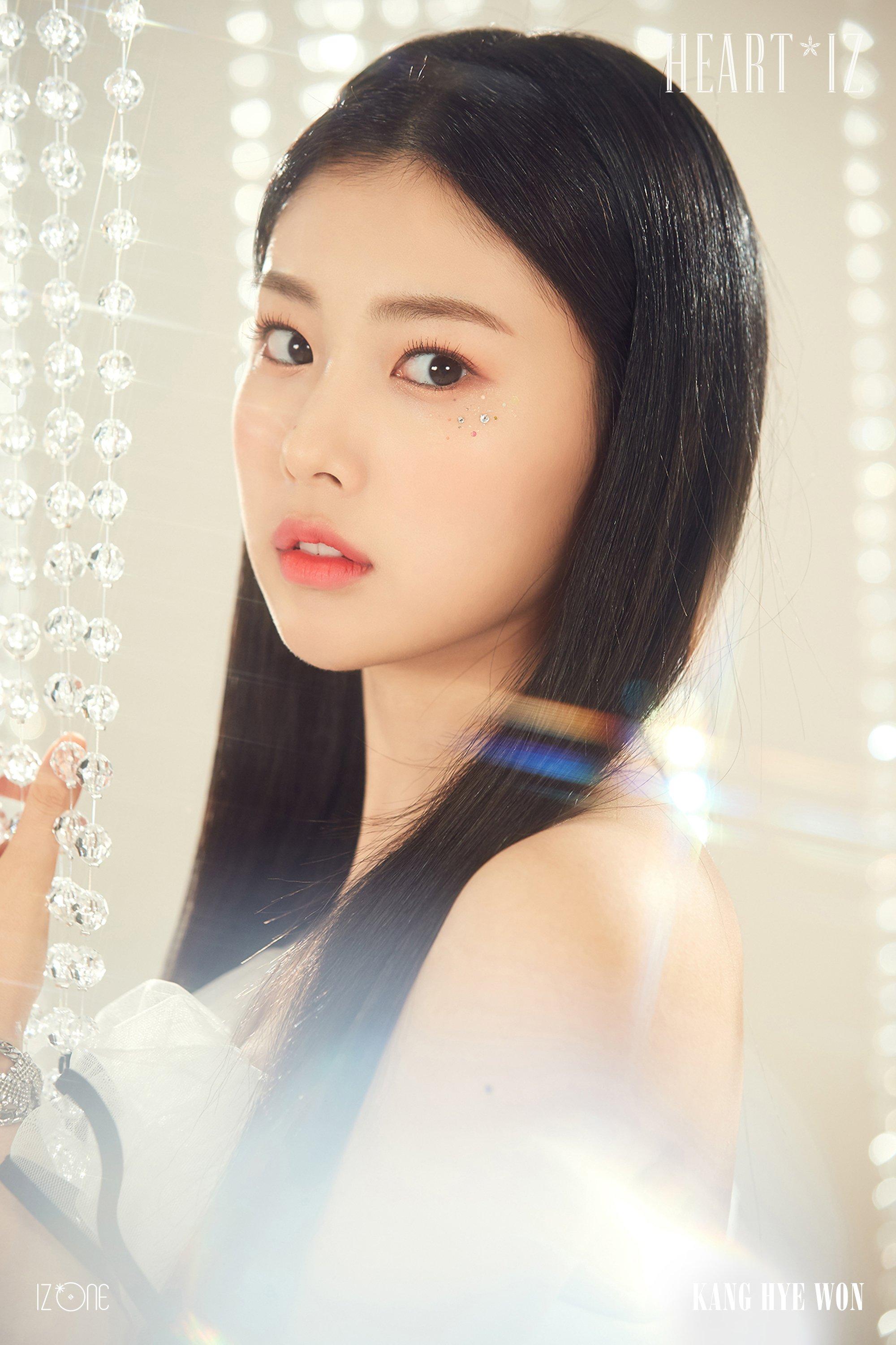 Hyewon (IZ*ONE) Profile Pop Database / Dbkpop.com