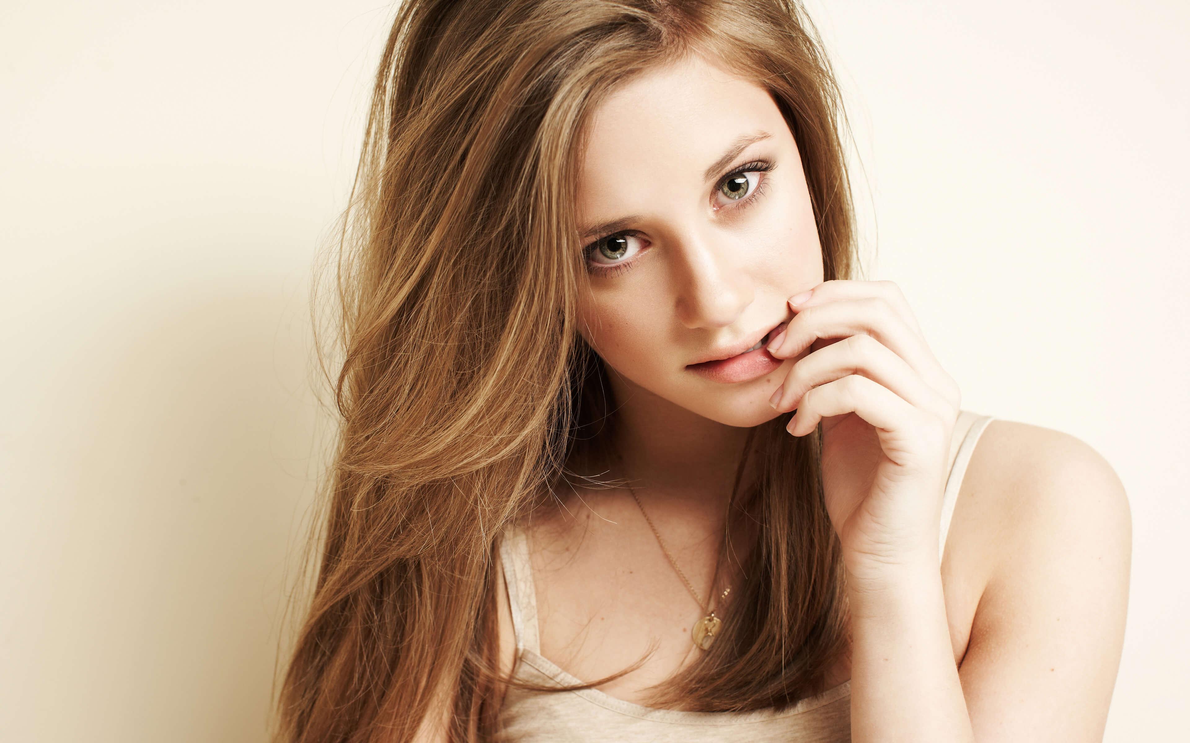 HD Lili Reinhart Wallpaper