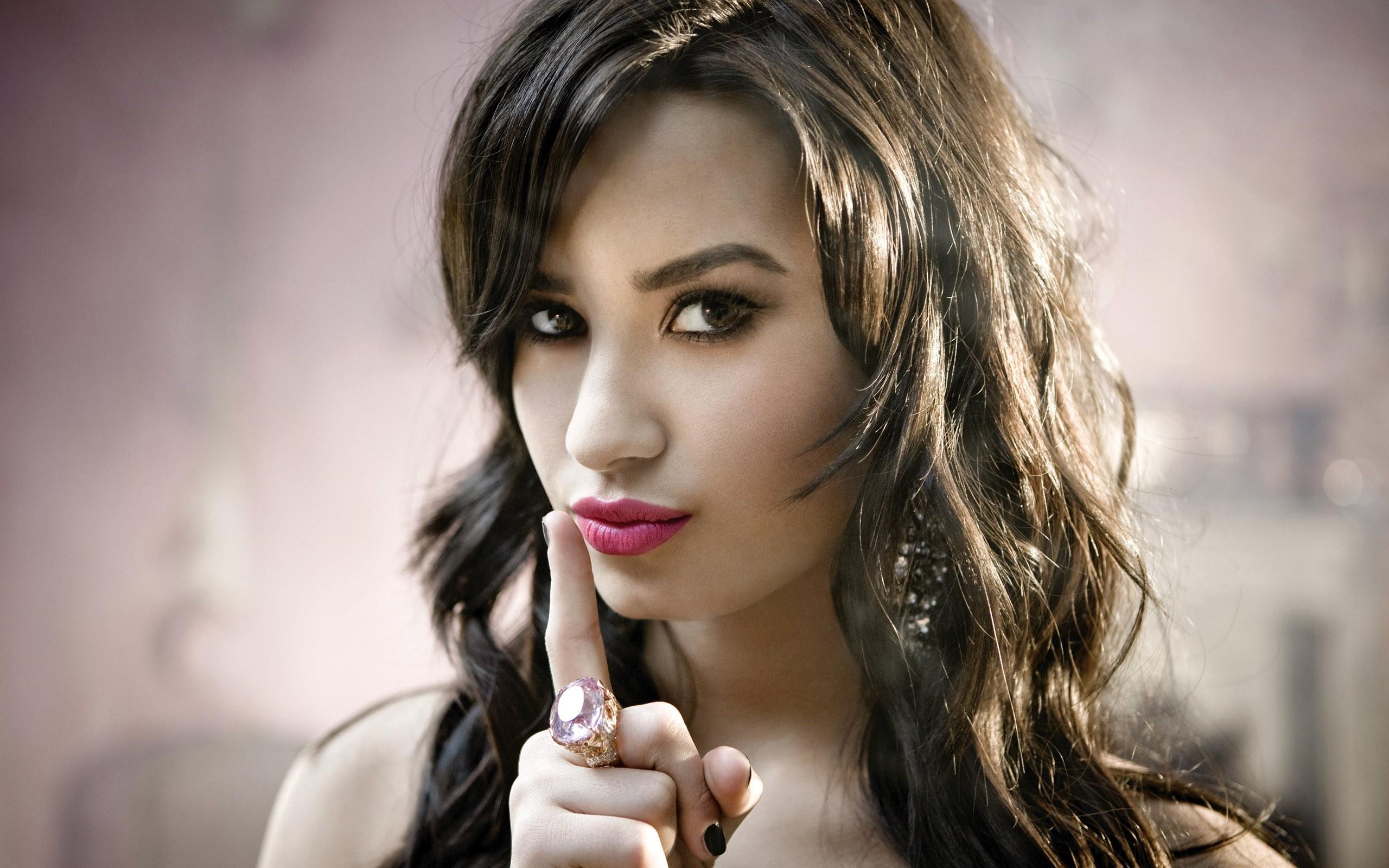 Cute Girls Wallpaper 5789 2560 x 1600