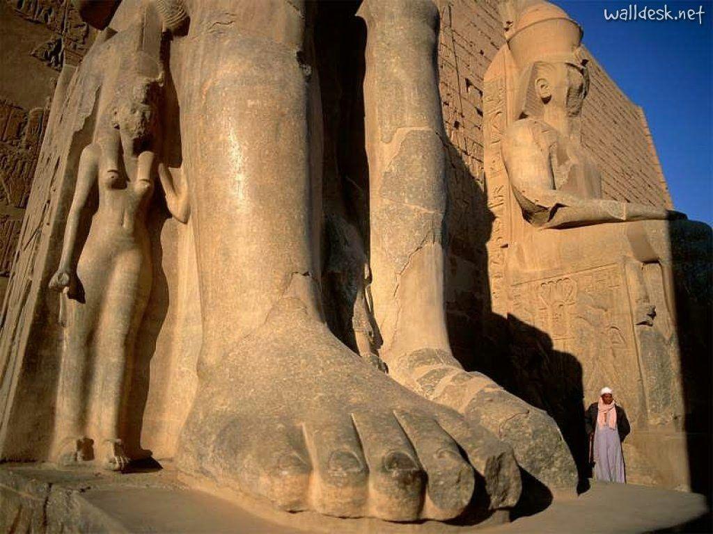 Wallpaper Statue of Ramses II, Luxor, Egypt. História