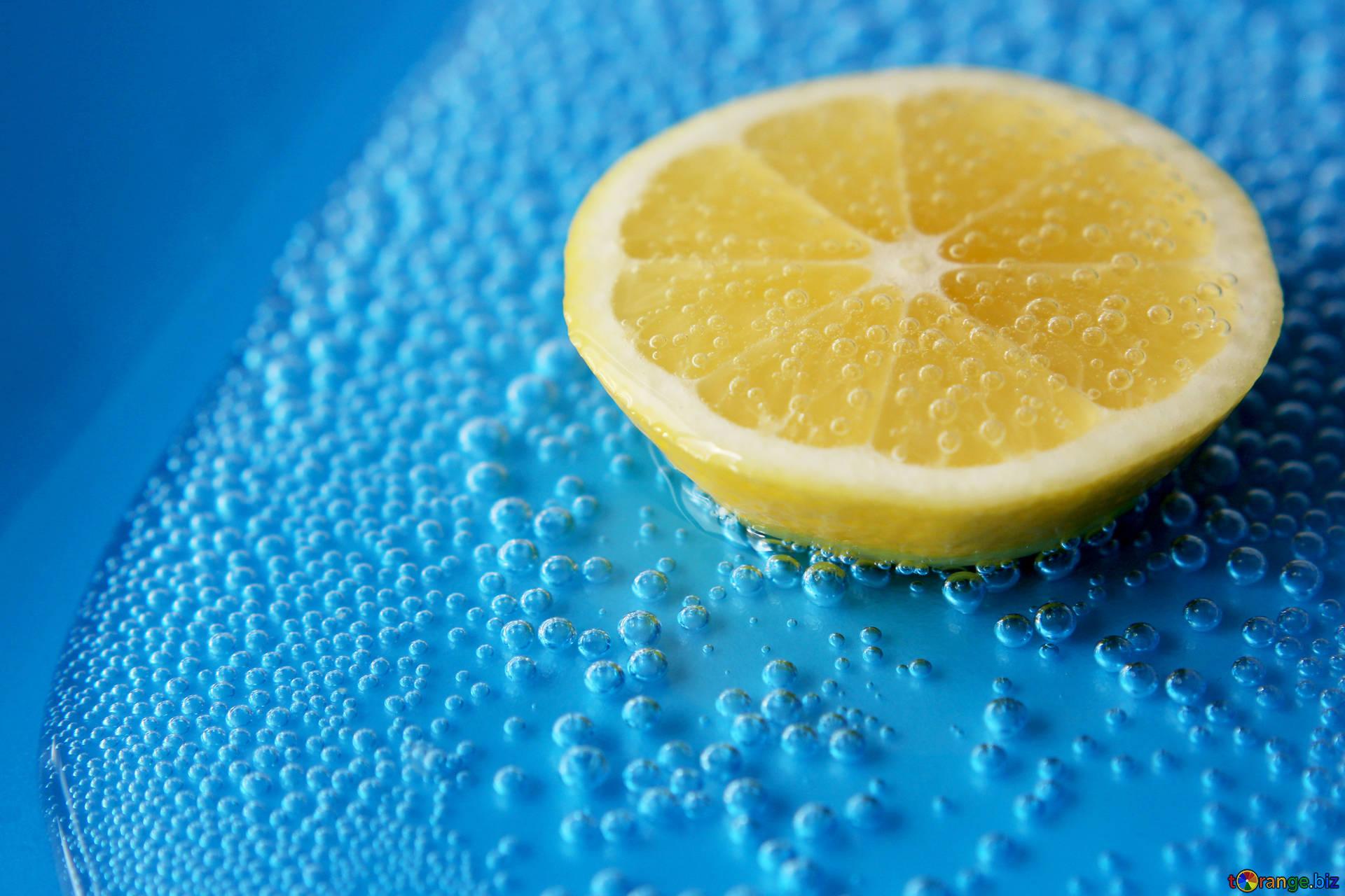 Lemons in water carbonated water with lemon citrus № 40801