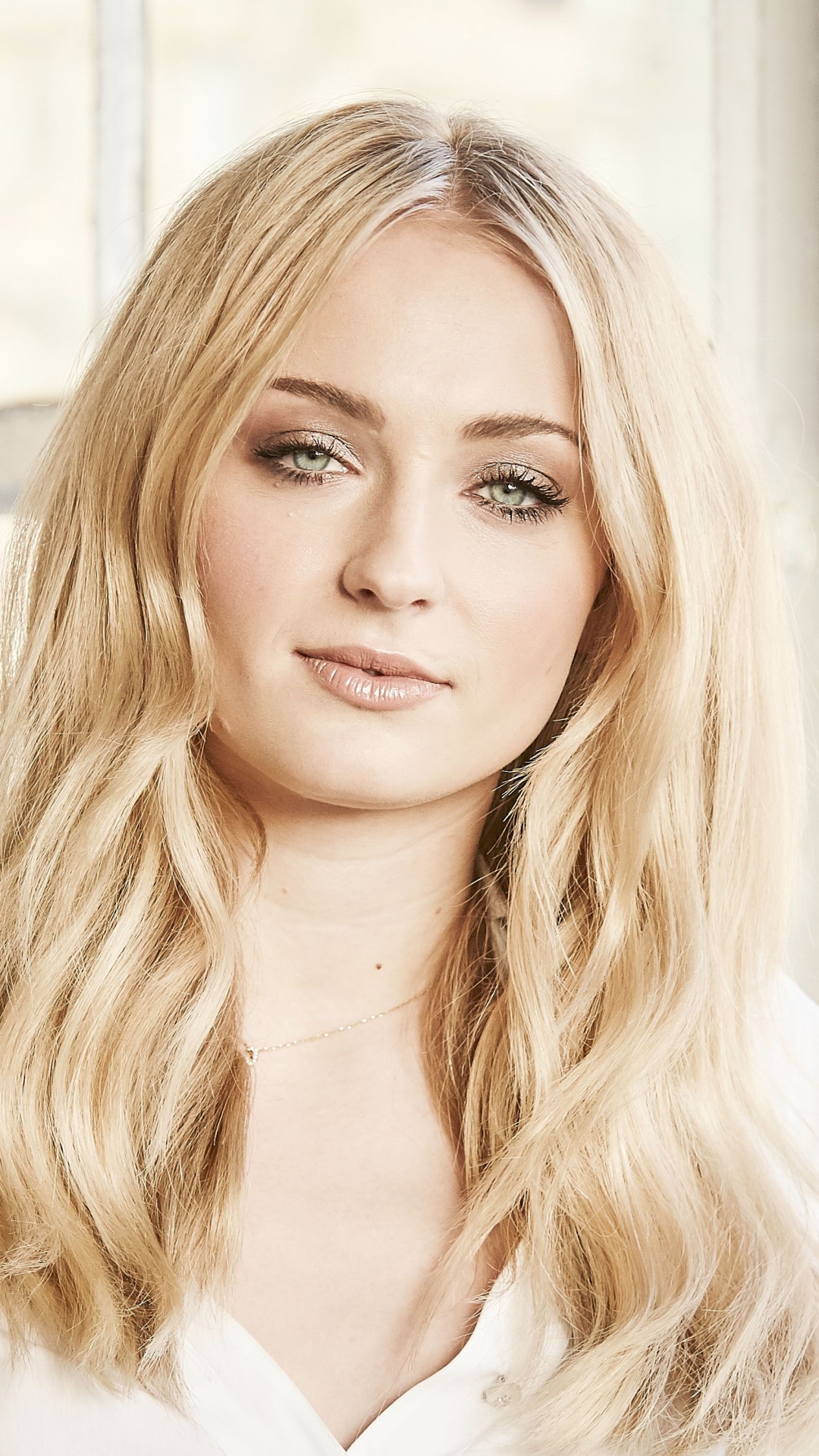 Celebrity Sophie Turner (1080x1920) Wallpaper