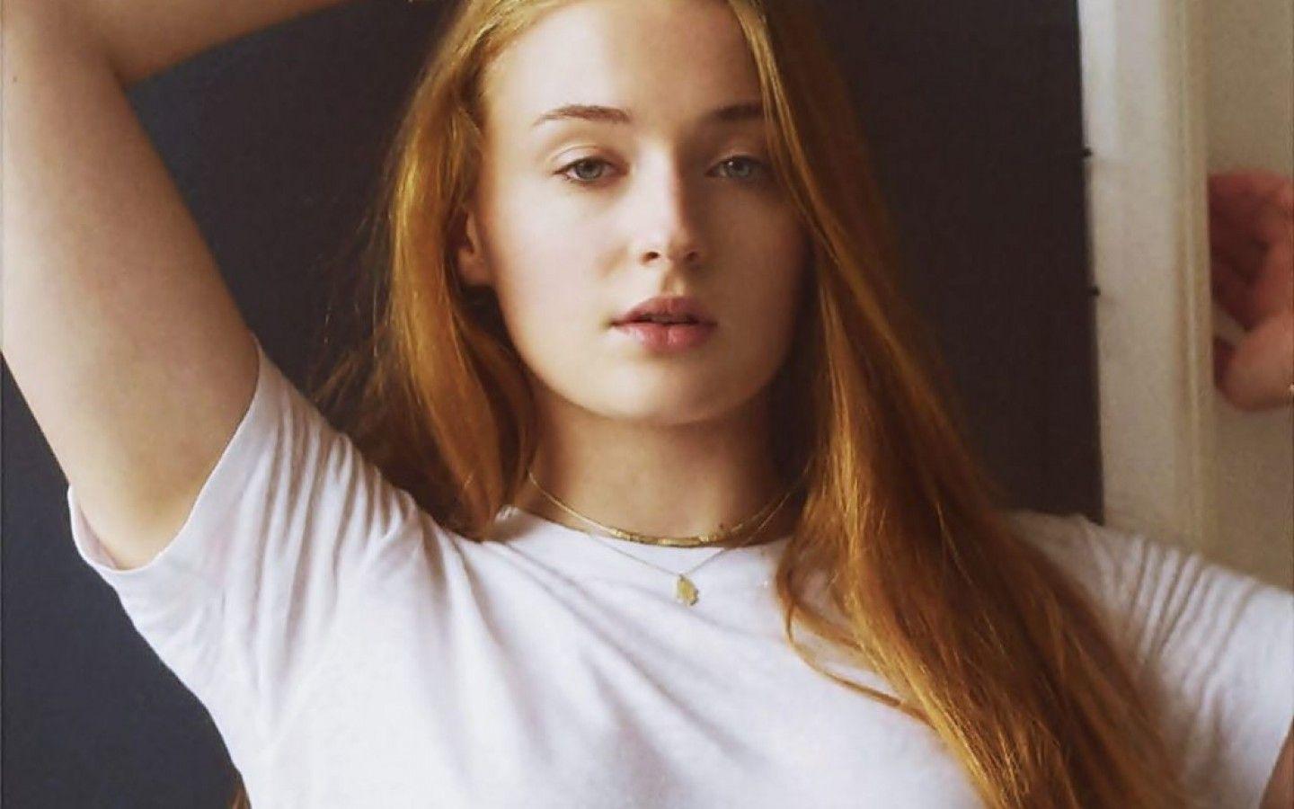 Sophie Turner Latest Picture And Wallpaper