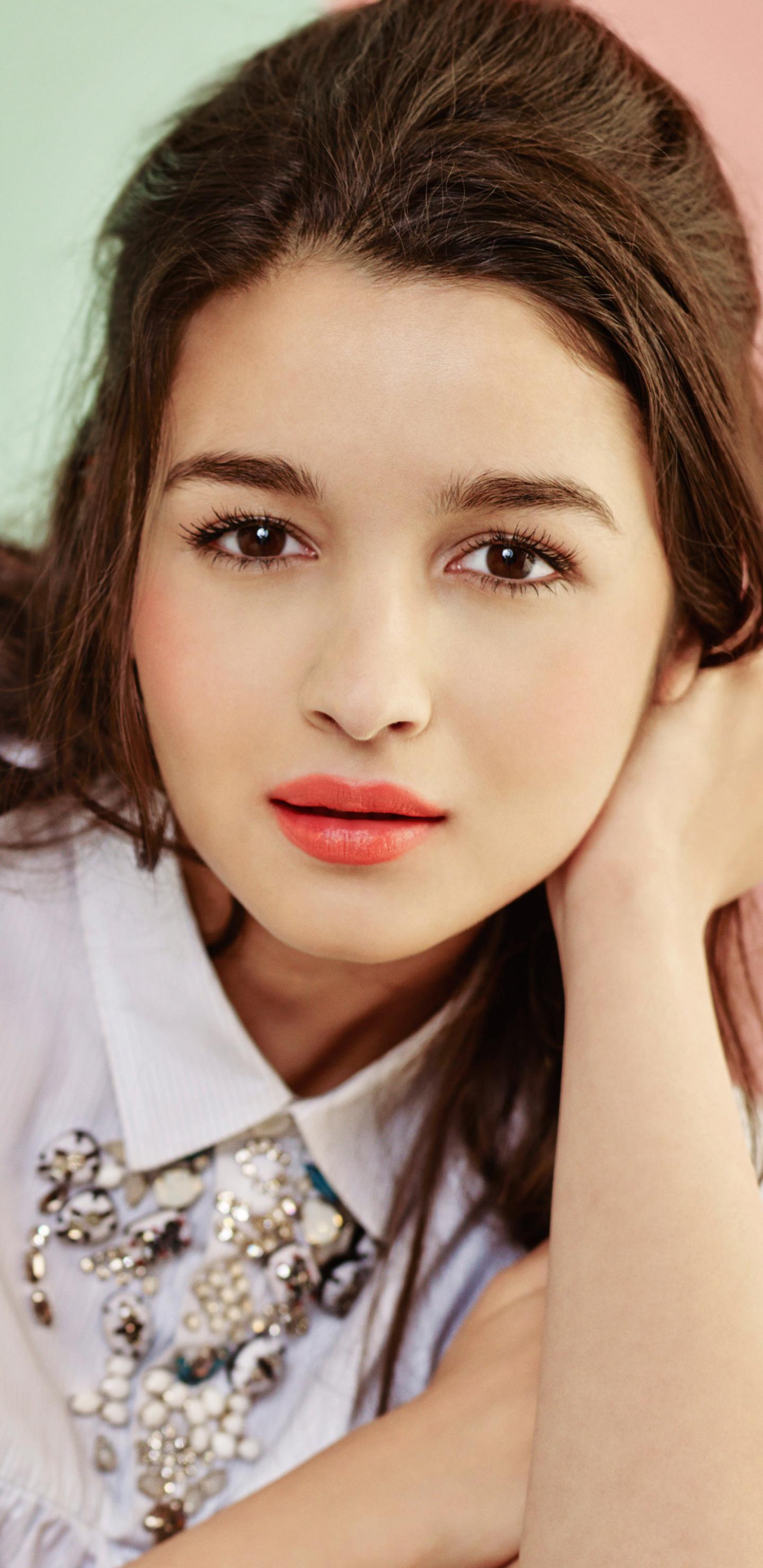 Celebrity Alia Bhatt (1440x2960) Wallpaper