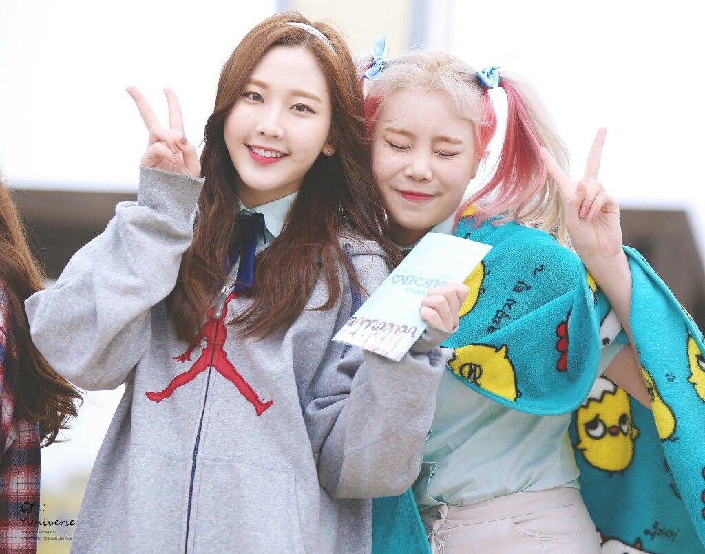 Nayun & JooE MOMOLAND [MMLD]. K Pop. Girl Group