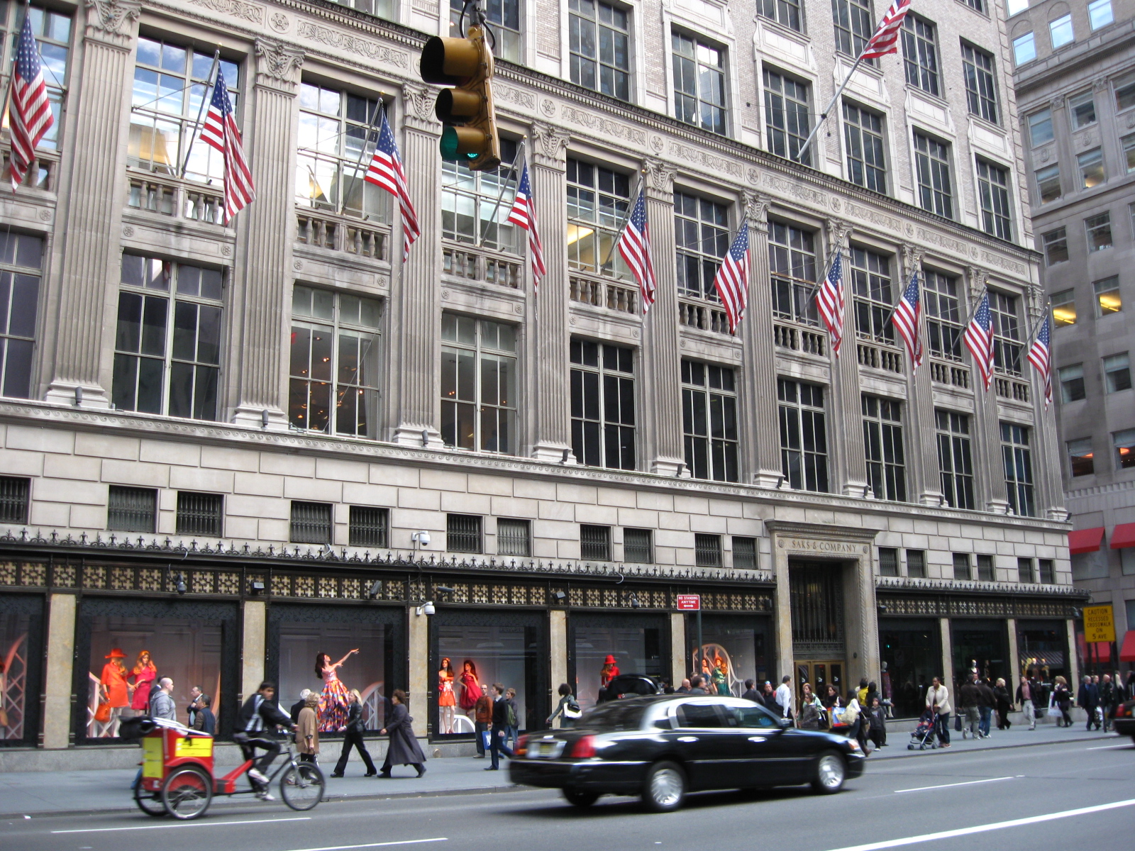 Hudson's Bay to Refinance Saks Fifth Avenue Land With $1.25B
