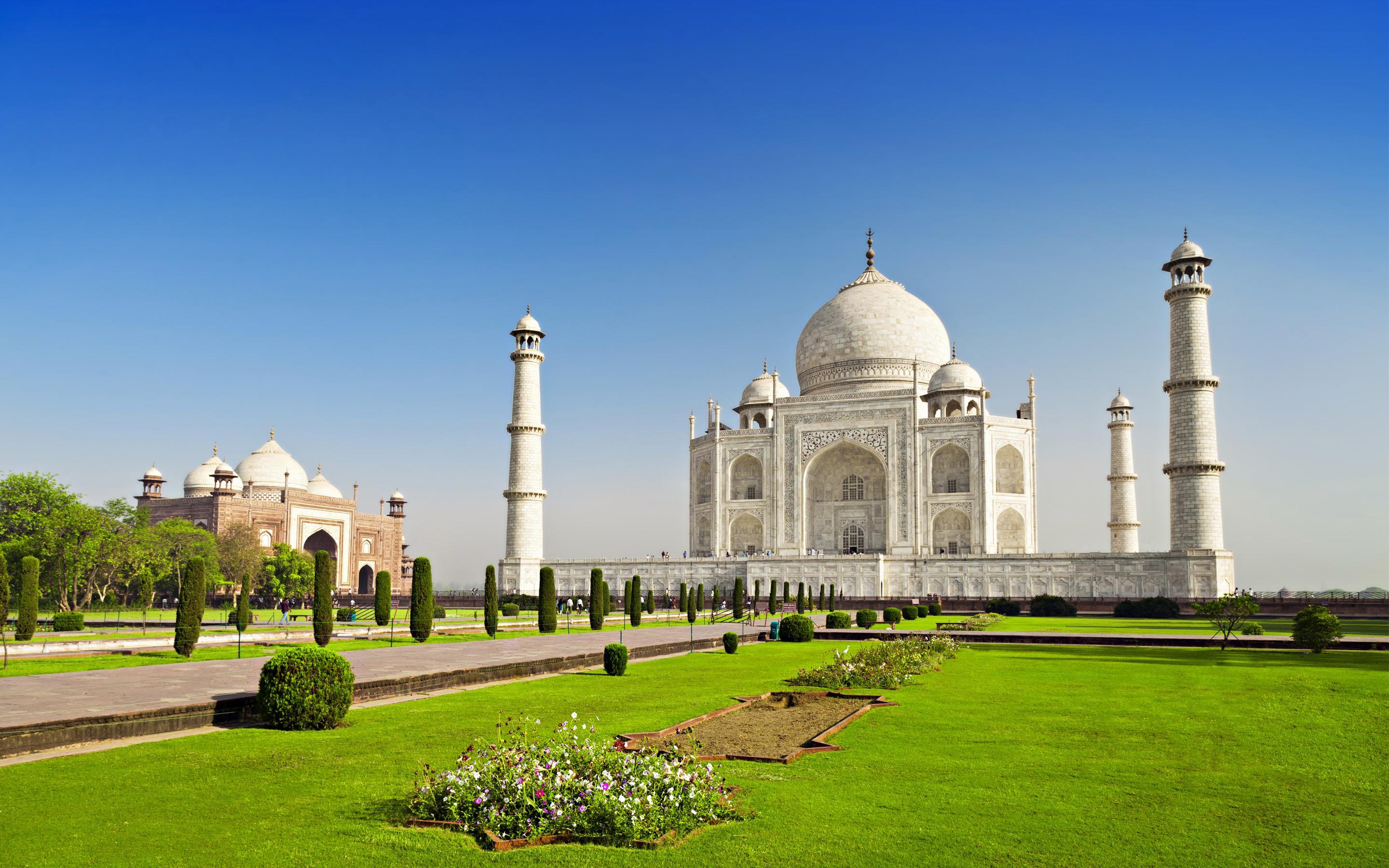 Classic Tour of Taj Mahal & Agra Fort From New Delhi
