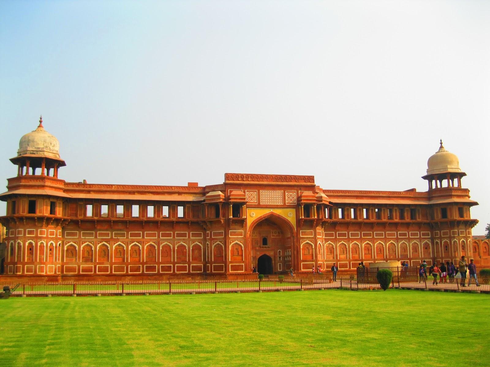 Fashion PULIS: Visiting the Agra Fort
