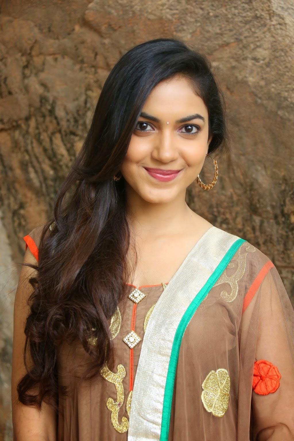 Ritu Varma Wallpapers - Wallpaper Cave