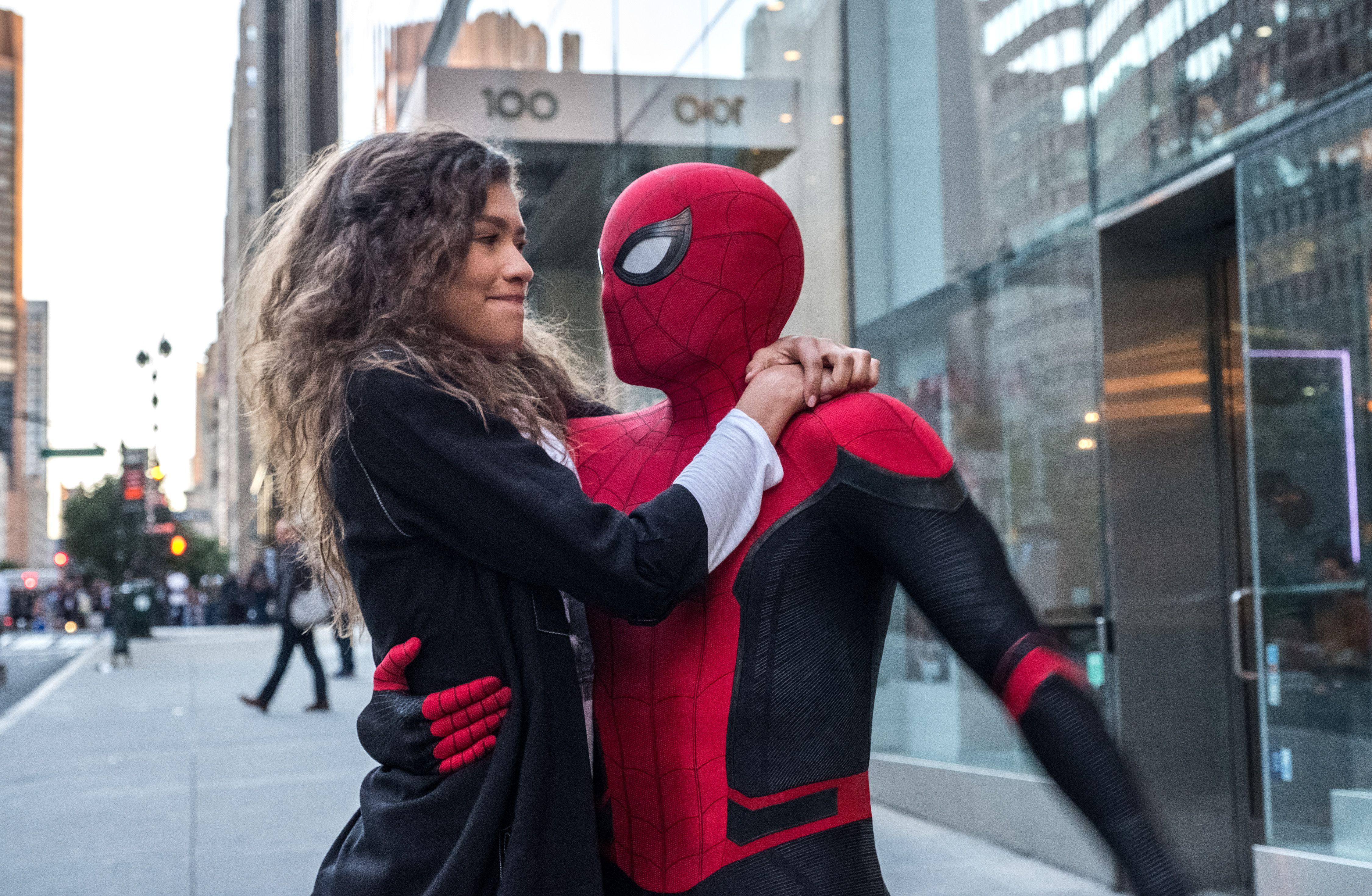 Spider Man And Zendaya In Spider Man Far From Home HD