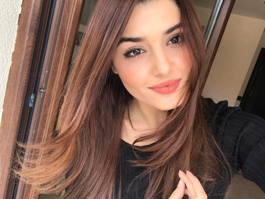 Hande Ercel (Hande Erçel) Pics