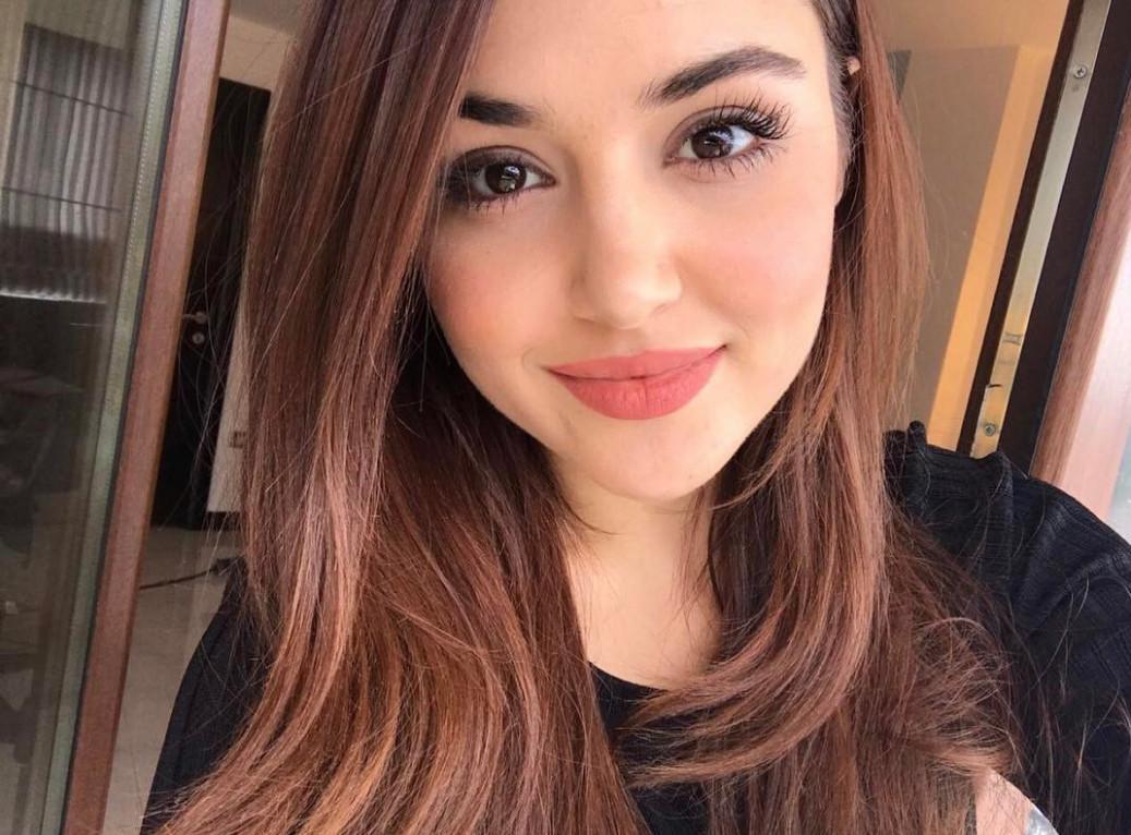 Hande Ercel Hair style