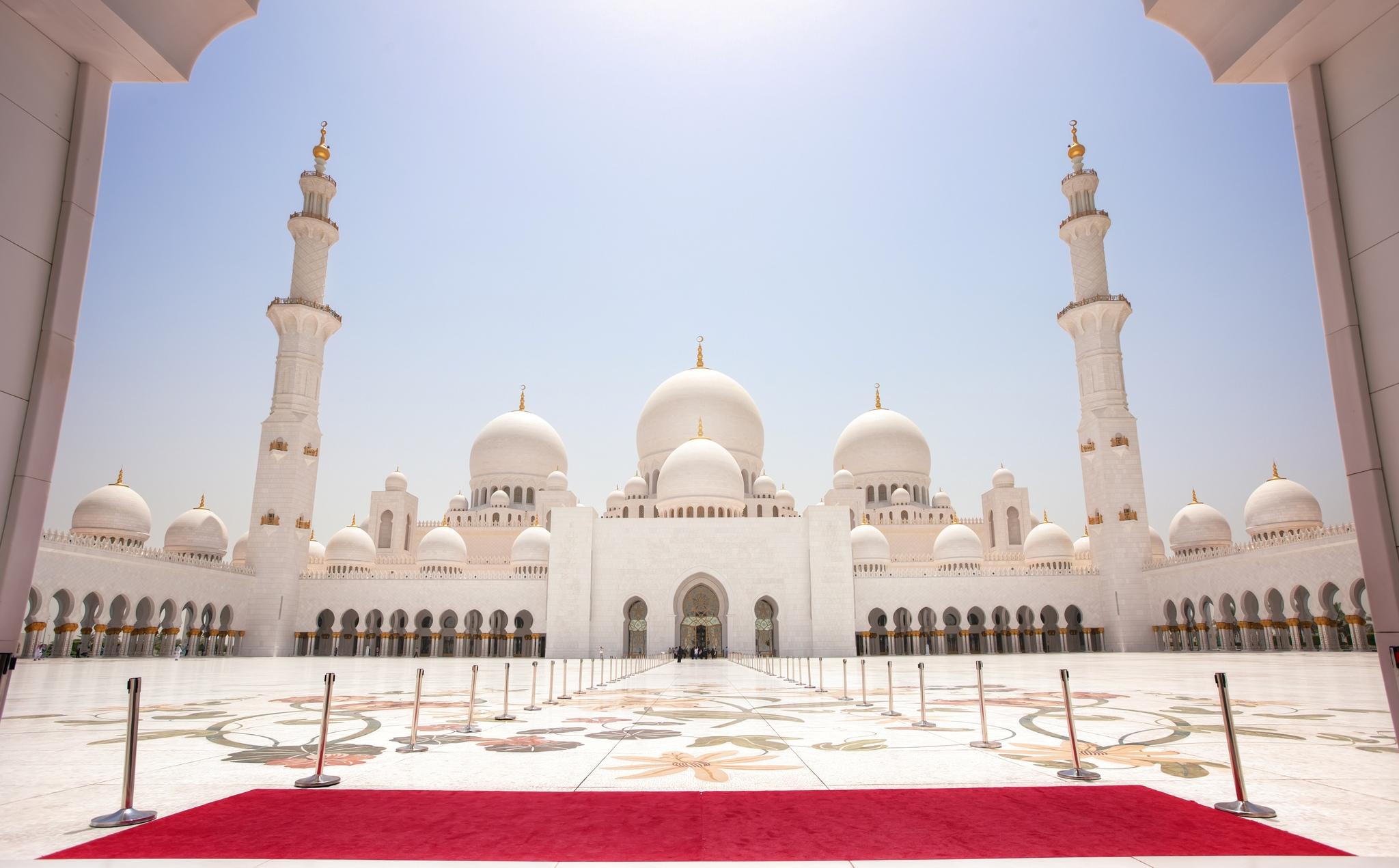 Sheikh Zayed Grand Mosque In Abu Dhabi wallpaper