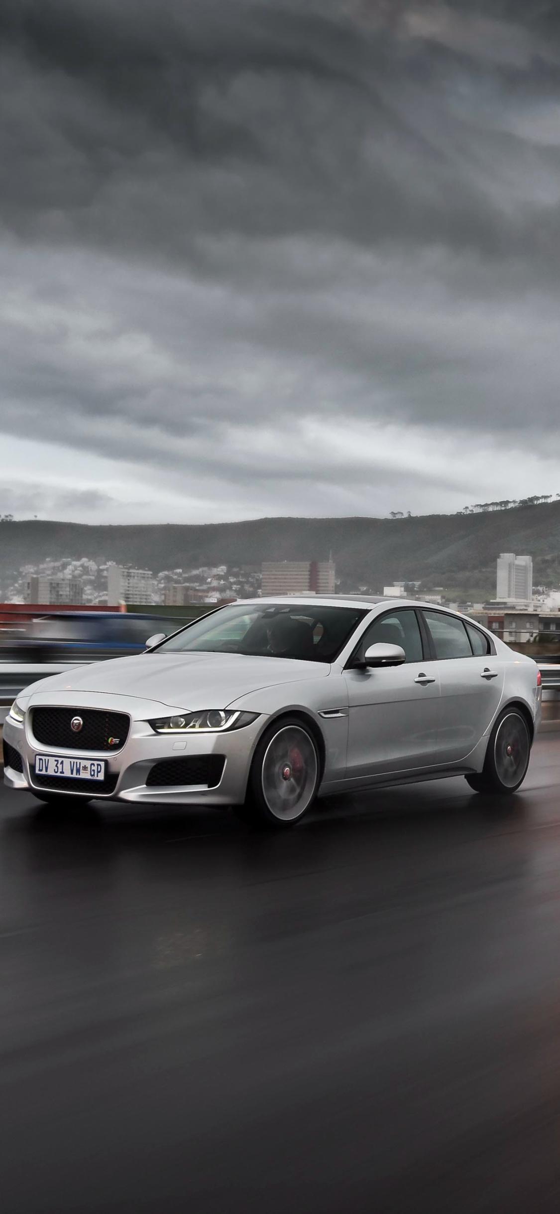 Vehicles Jaguar XE (1125x2436) Wallpaper