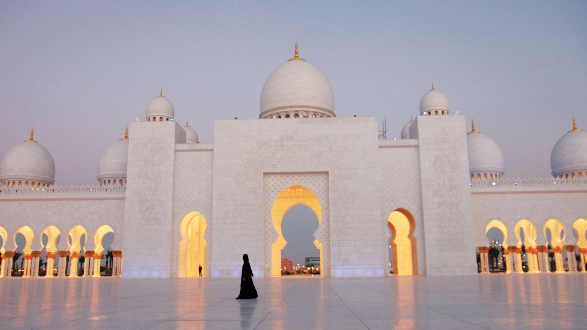Sheikh Zayed Grand Mosque on Stories From the United Arab