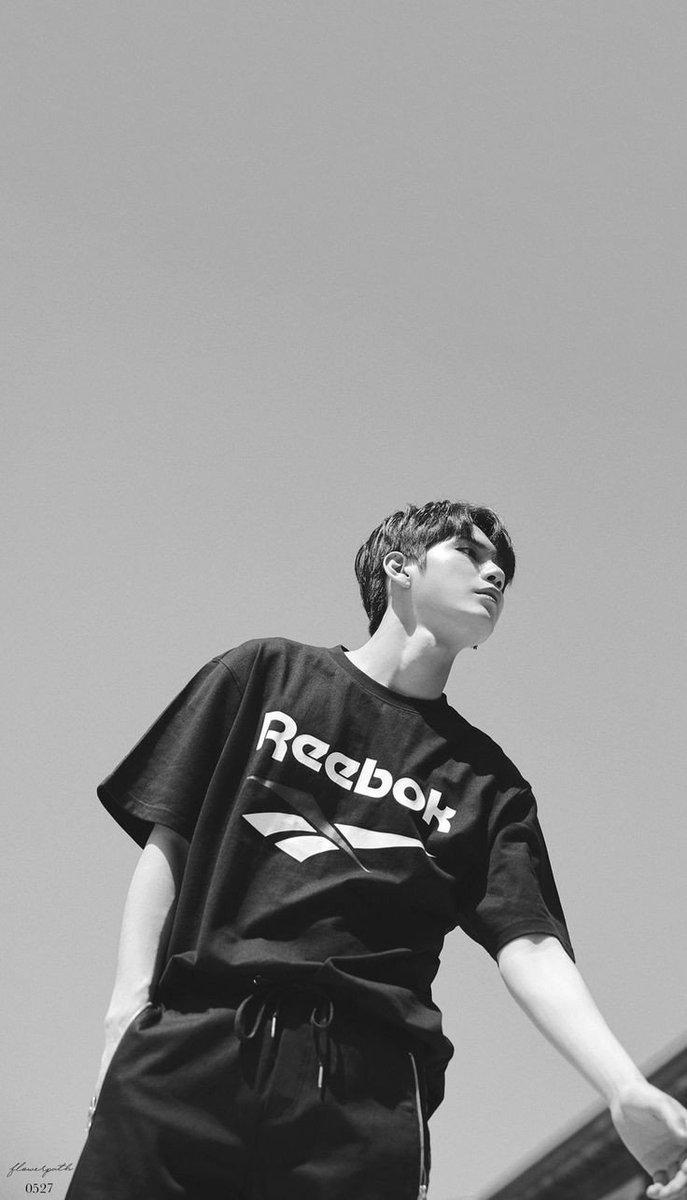 ong seongwu pics talk about wallpaper