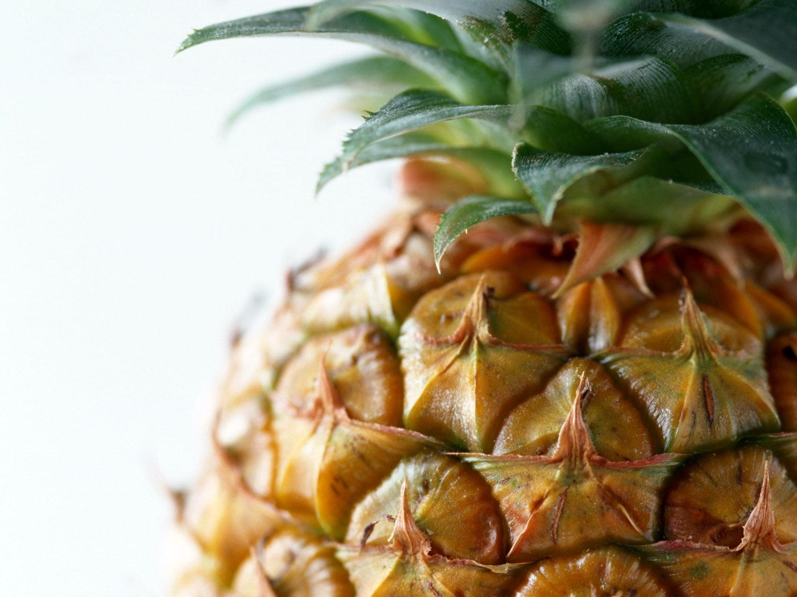 Close up photography of pineapple fruit HD wallpaper