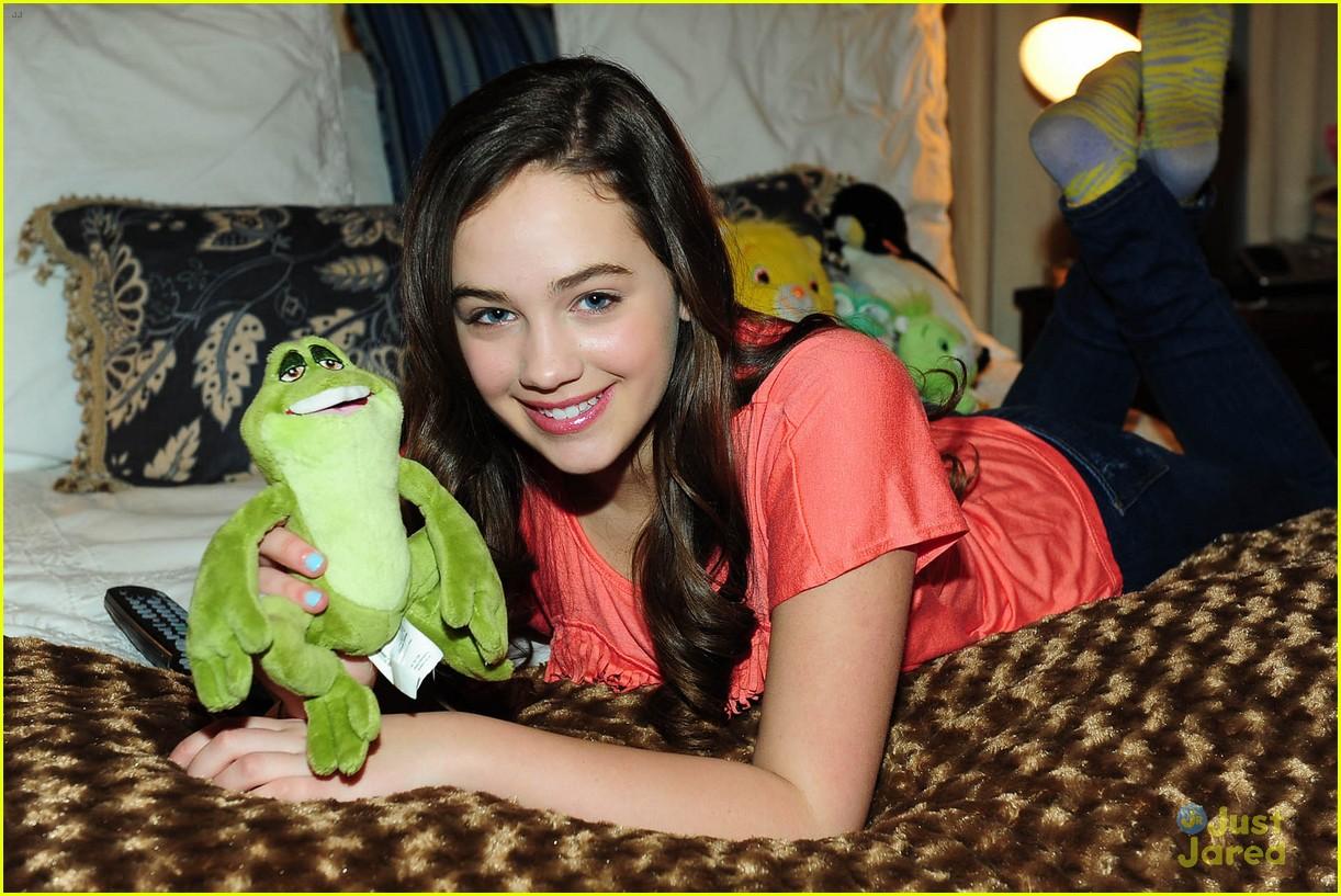 Mary Mouser, Height & Life Story. Super Stars Bio
