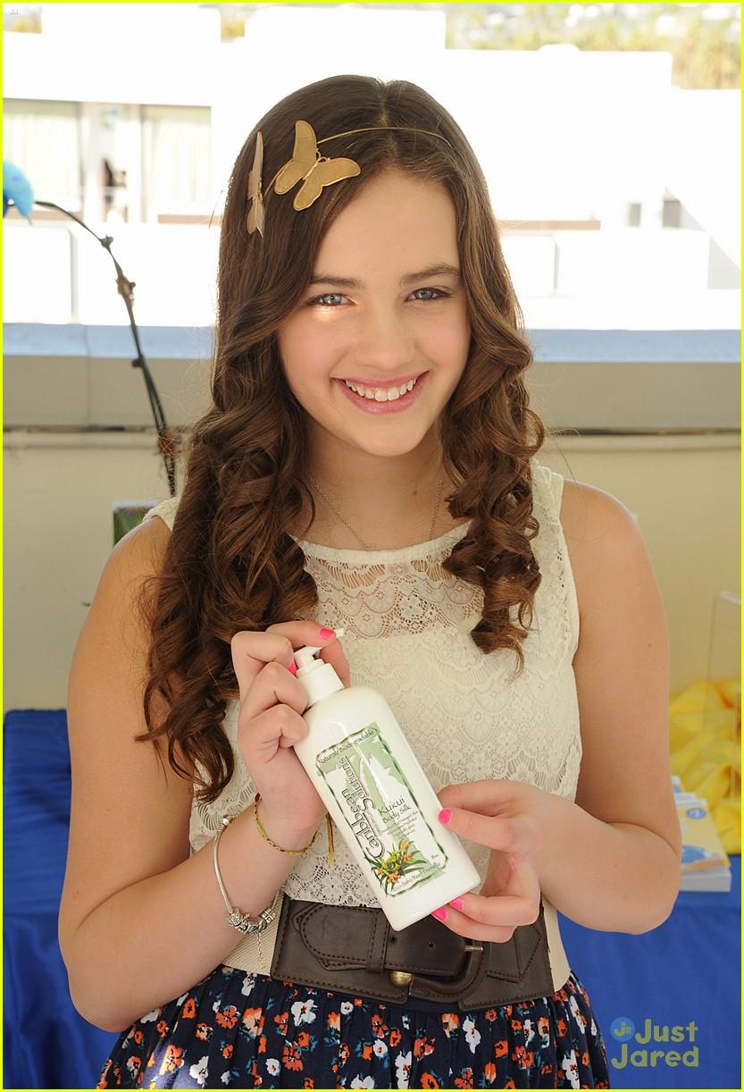 Mary Mouser: DPA Suite Darling: Photo 455270. Mary Mouser