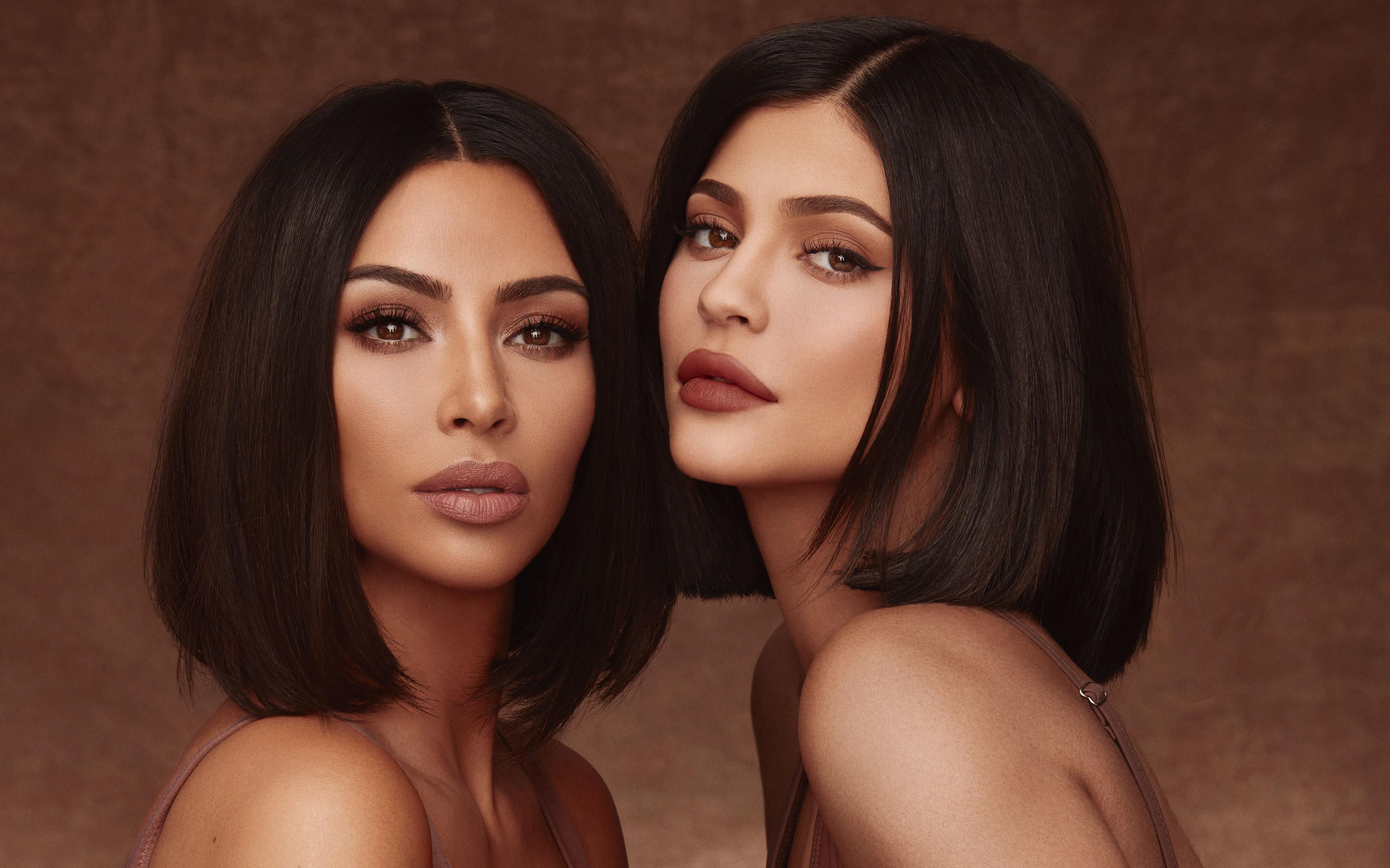 Download wallpaper 4k, Kim Kardashian, Kylie Jenner, 2019