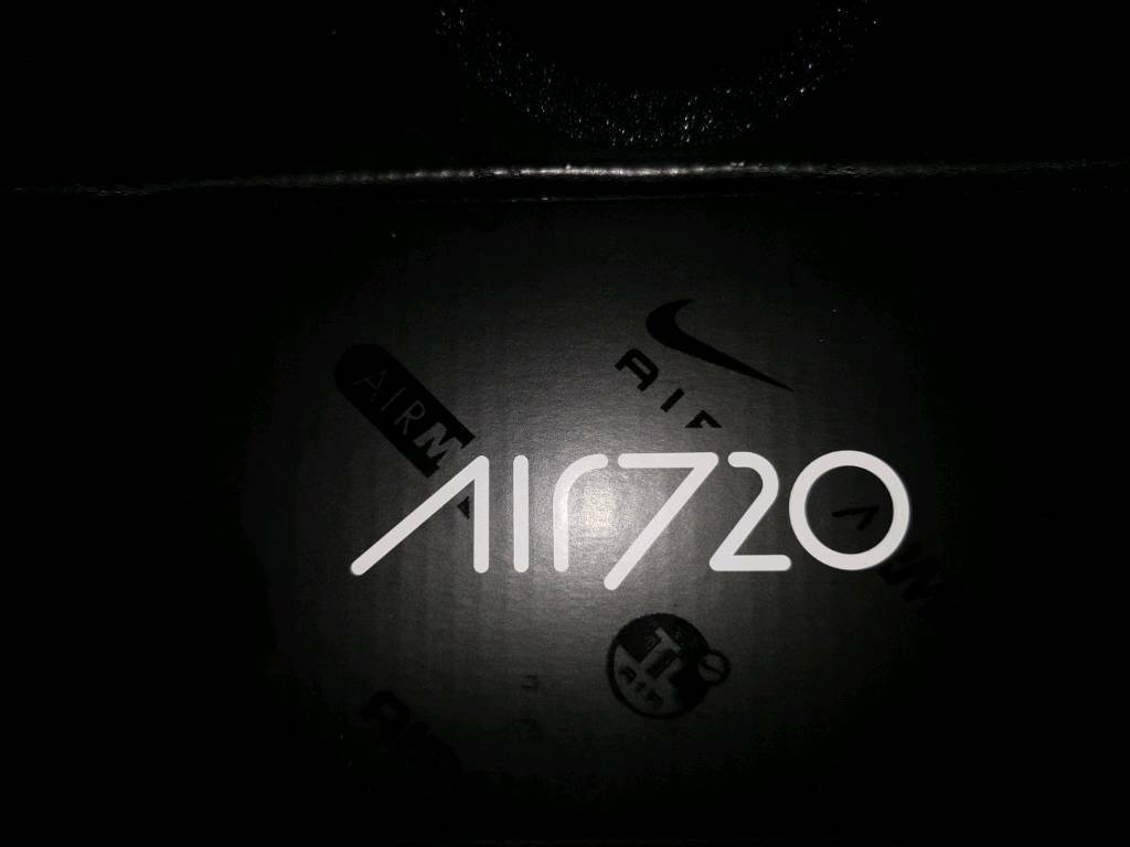 air max 720 logo