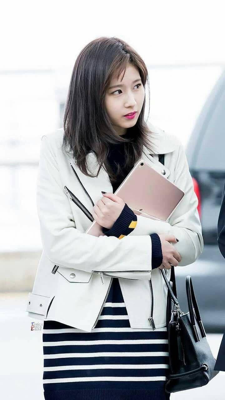 Download Twice Sana Wallpaper