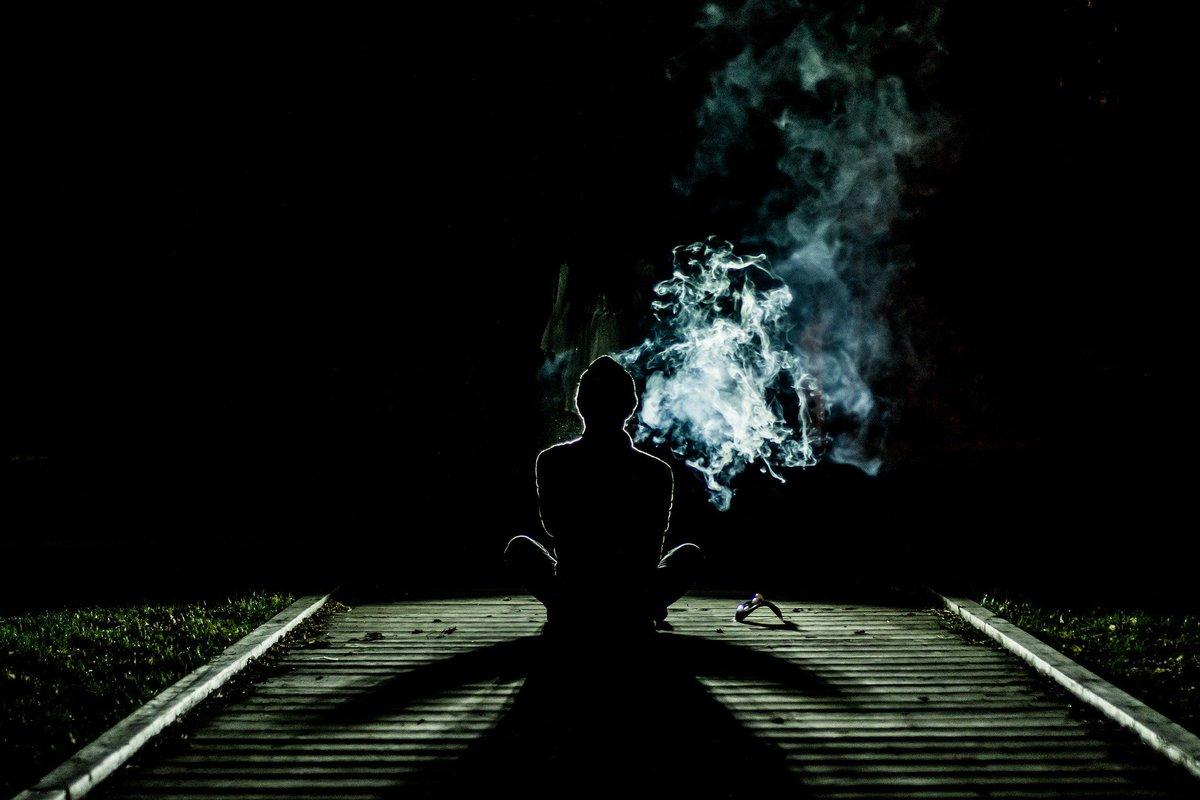 HD Wallpaper - #man #smoke #smoking #black #sad #sadness #darkness #lonely #dark #landscape #wallpaper #HDwallpaper #photography