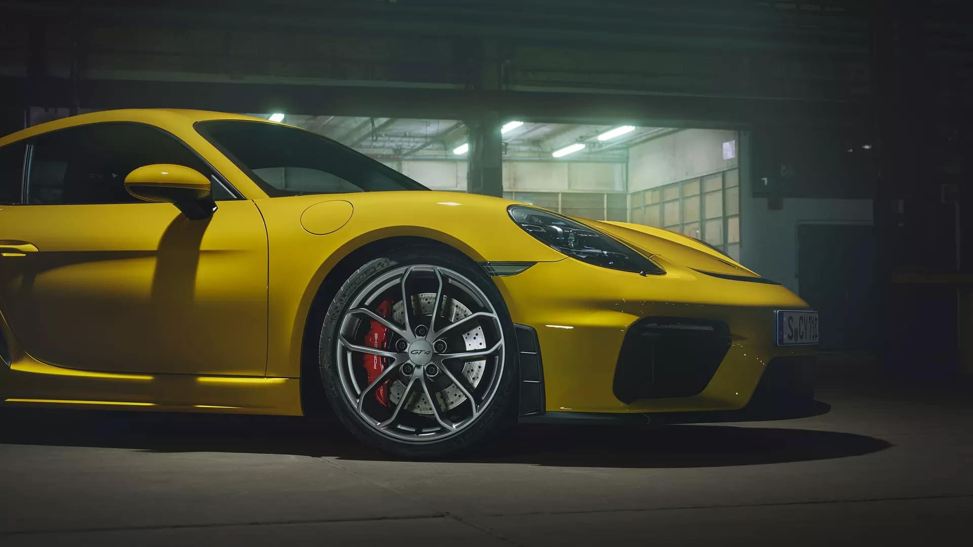 Porsche 718 Cayman GT4. Beverly Hills Porsche