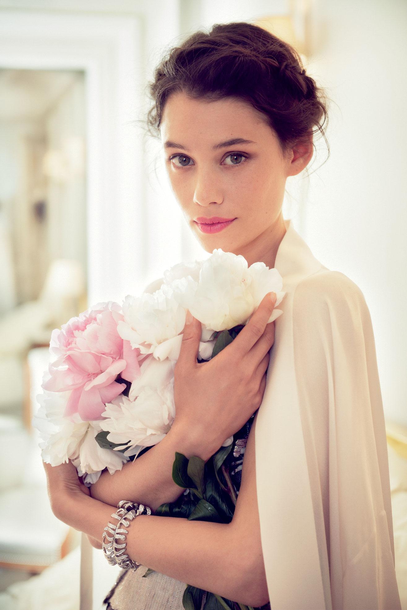 Astrid Berges Frisbey photo gallery