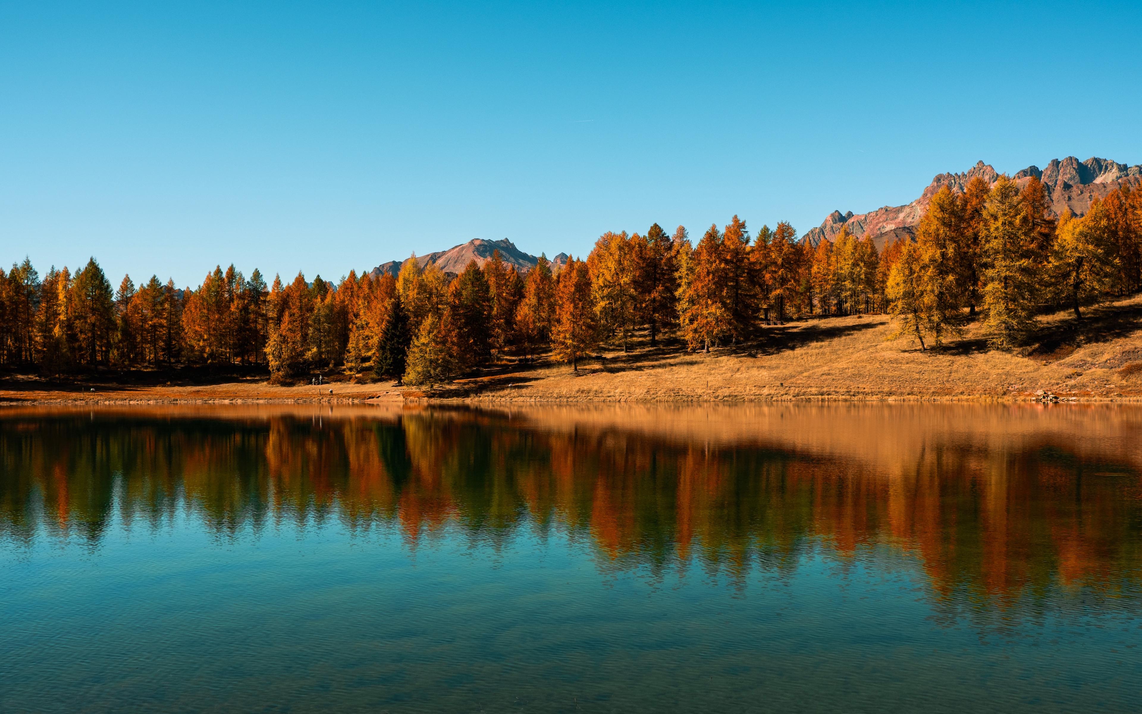 Download wallpaper 3840x2400 trees, lake, autumn, reflection