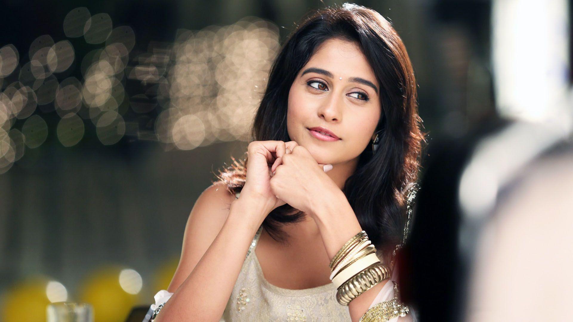 Regina Cassandra HD Desktop Background. Regina