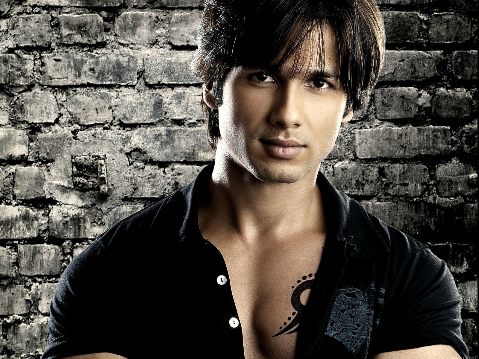 Shahid Kapoor In Eyes of Photographer. HD Bollywood Actors