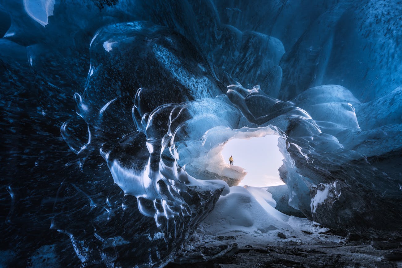 Unbelievable Photographs of Ice Caves in Iceland