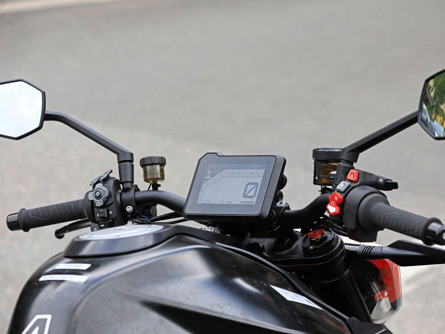 KTM 1290 Super Duke R Spied