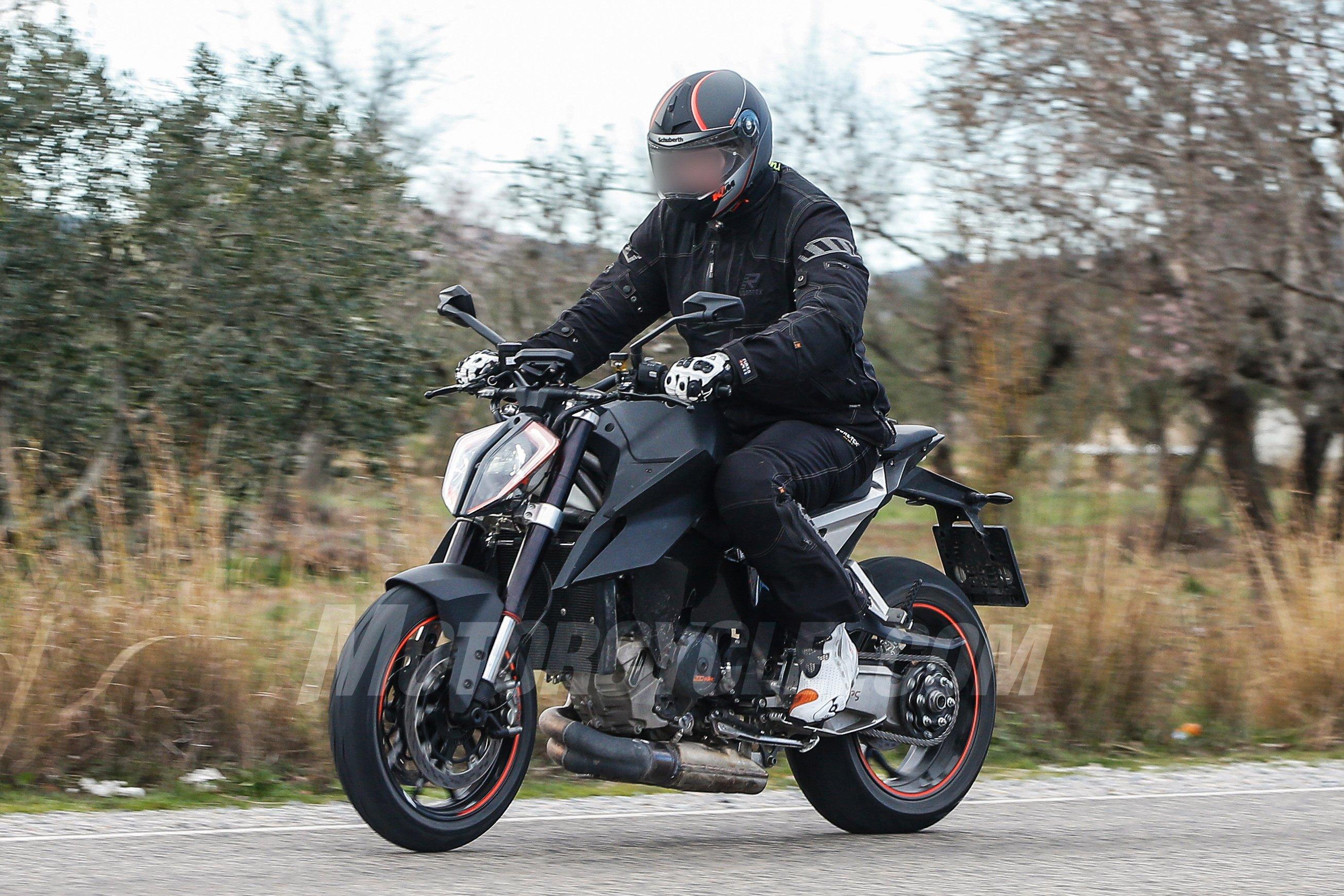 KTM Super Duke R Spy Photo