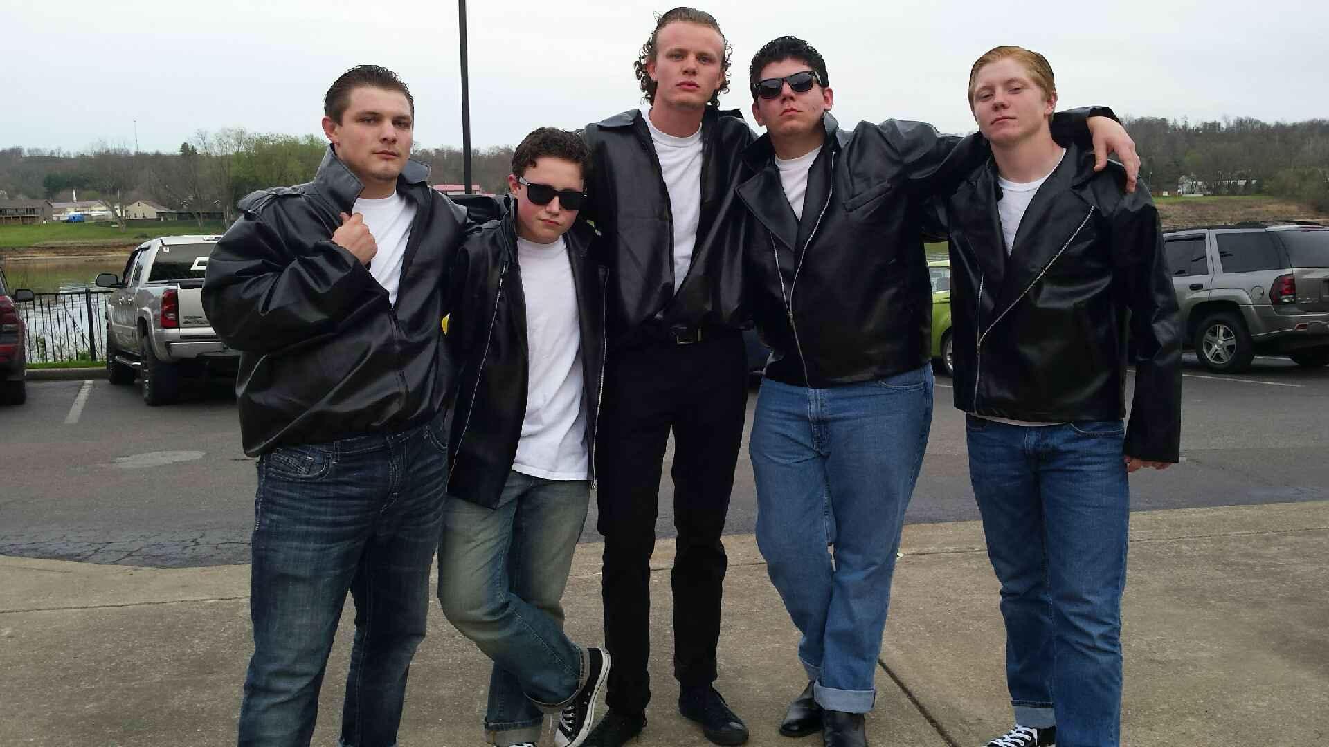 Pink Ladies And T Bird Wallpapers Wallpaper Cave