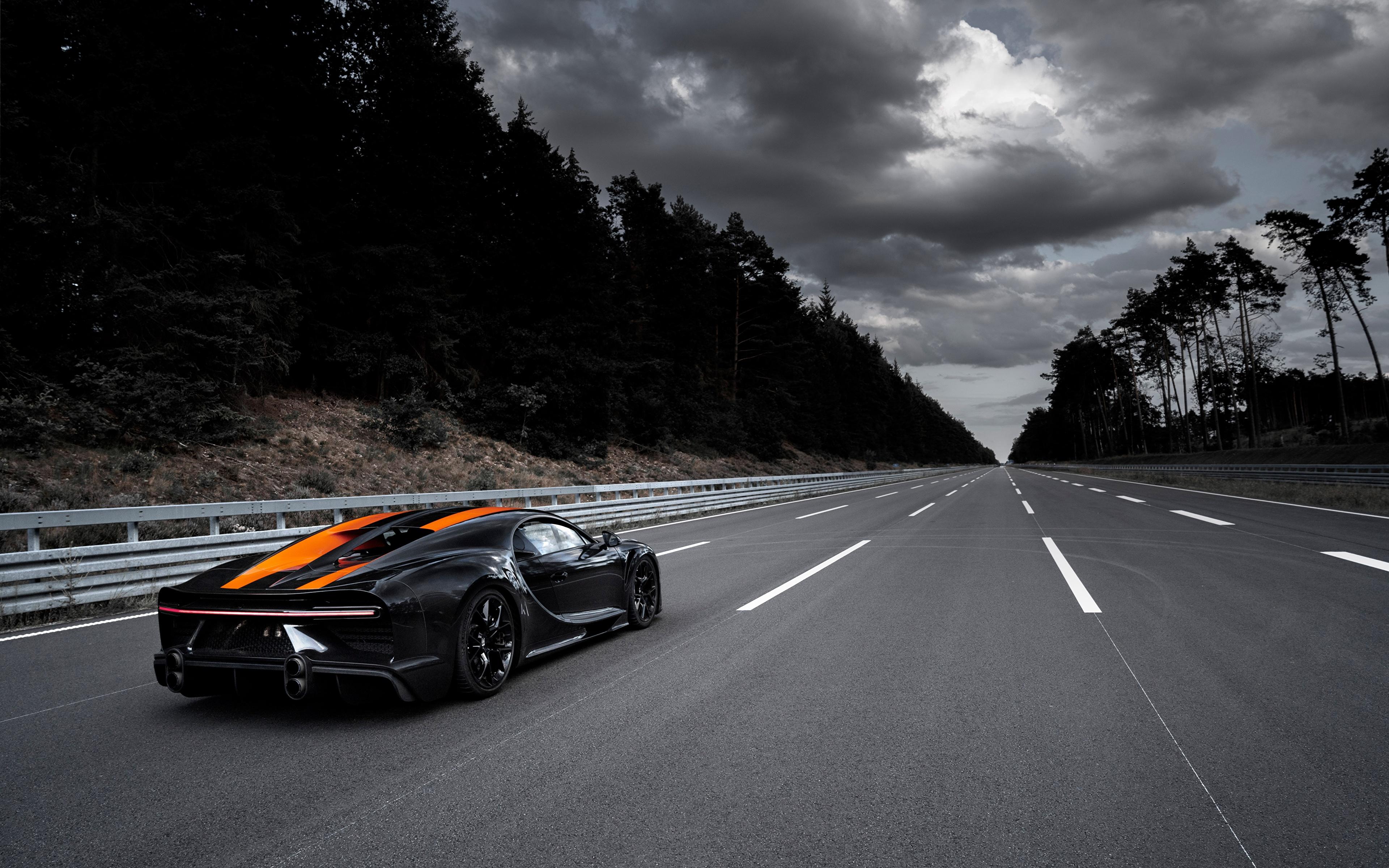 Desktop Wallpaper BUGATTI Chiron Super Sport 300 Roads