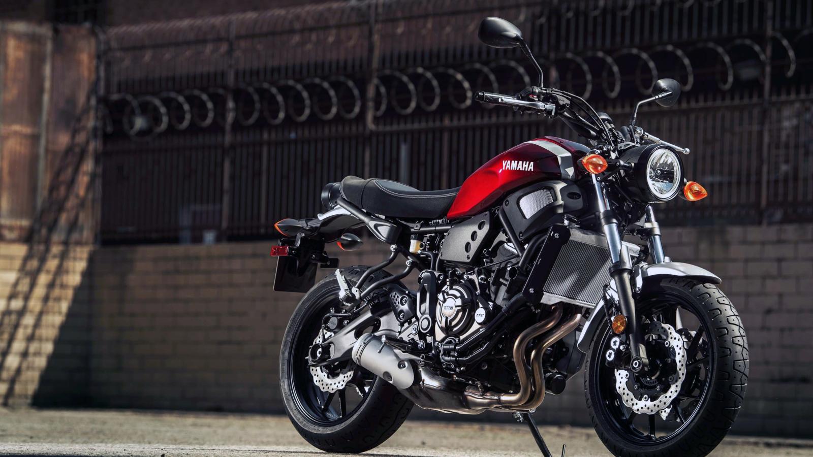 Big bike Yamaha XSR700 Desktop wallpaper 1600x900