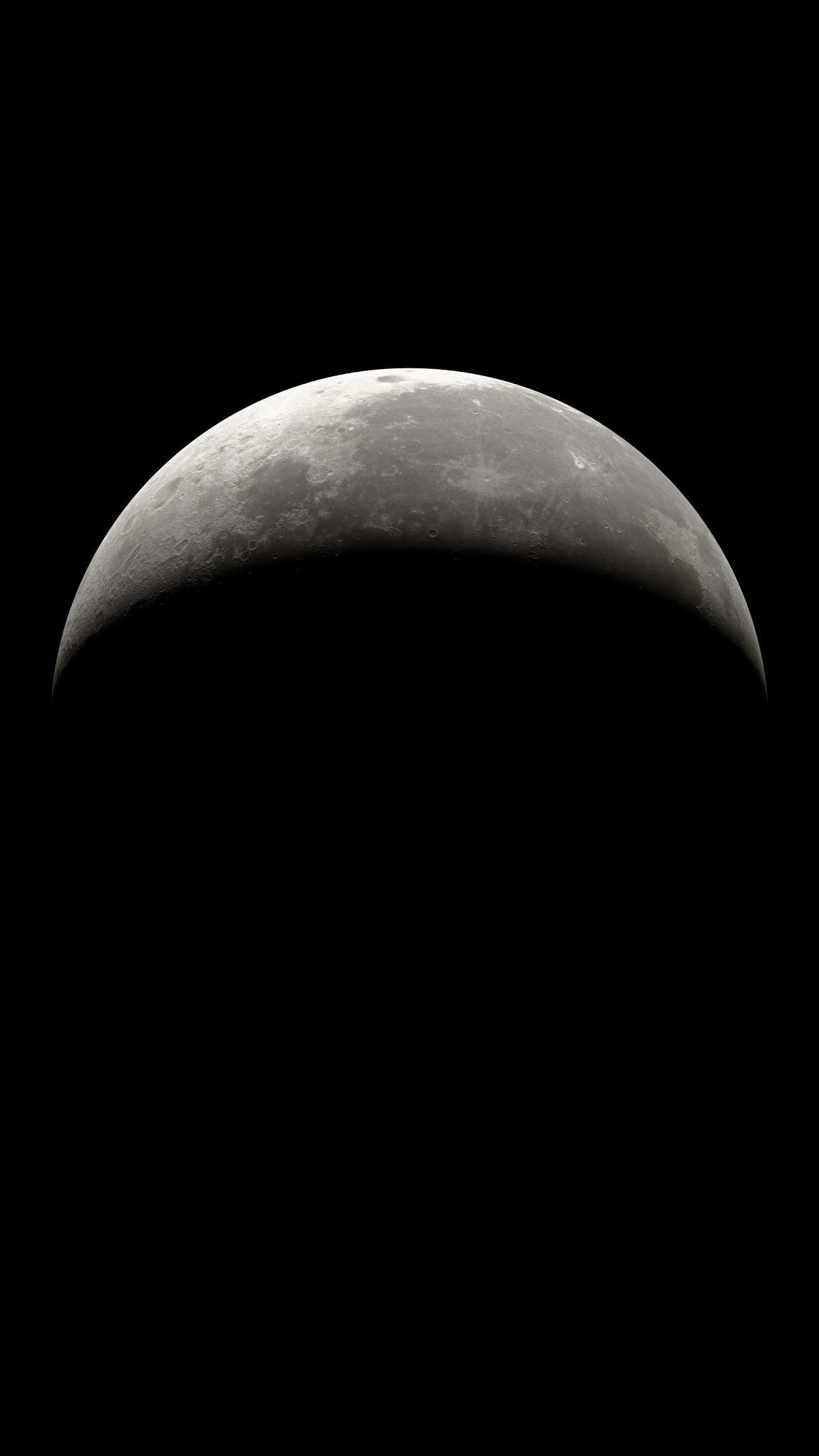 Beautiful Black Wallpaper For iPhone 13's OLED Screen (Ep. 9)
